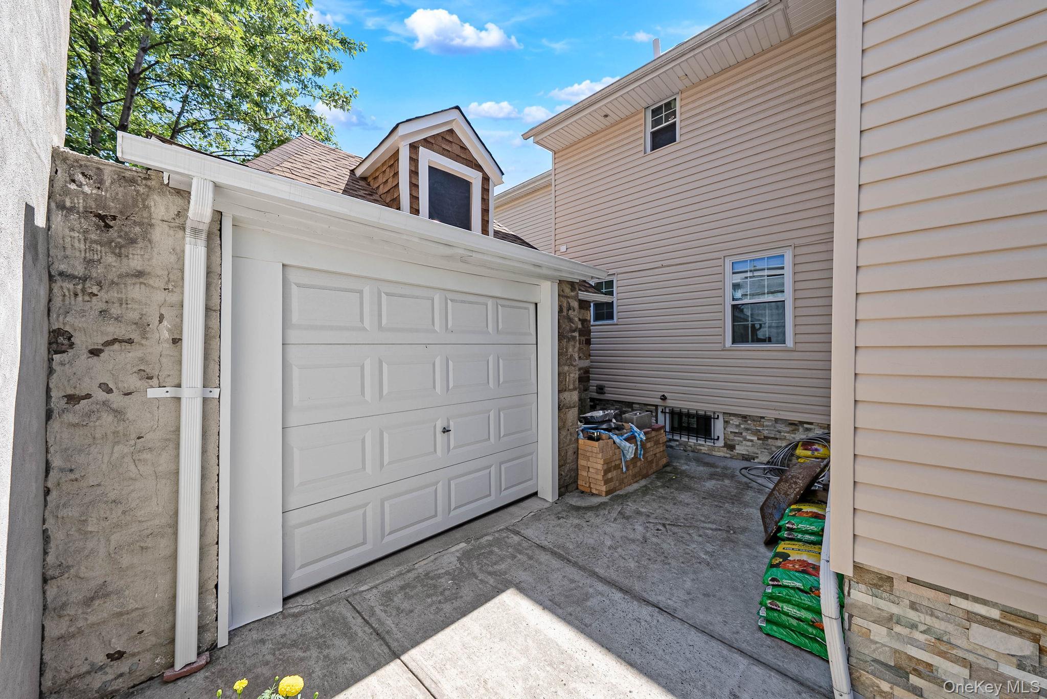 Single Family 92nd Street  Queens, NY 11416, MLS-1040861-11