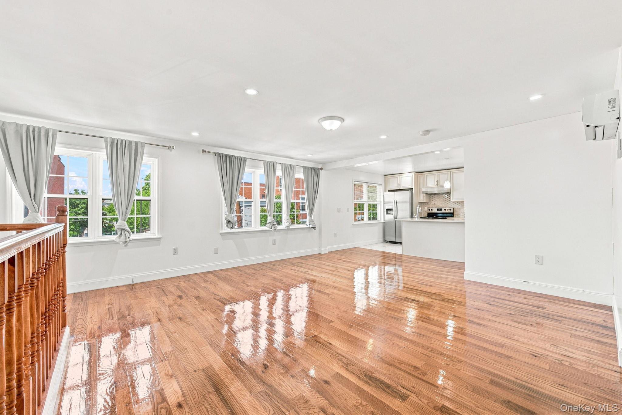 Single Family 92nd Street  Queens, NY 11416, MLS-1040861-22
