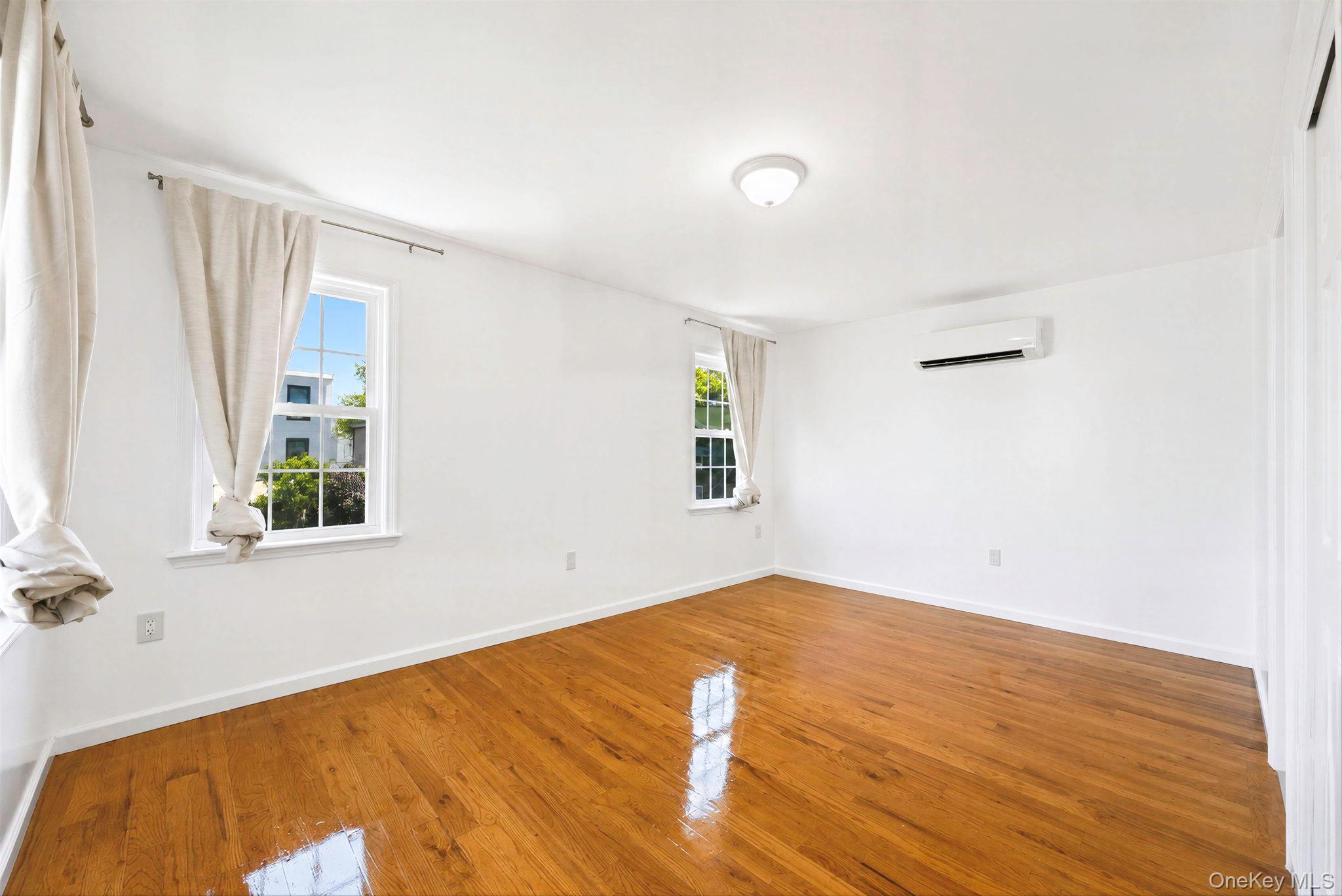 Single Family 92nd Street  Queens, NY 11416, MLS-1040861-25