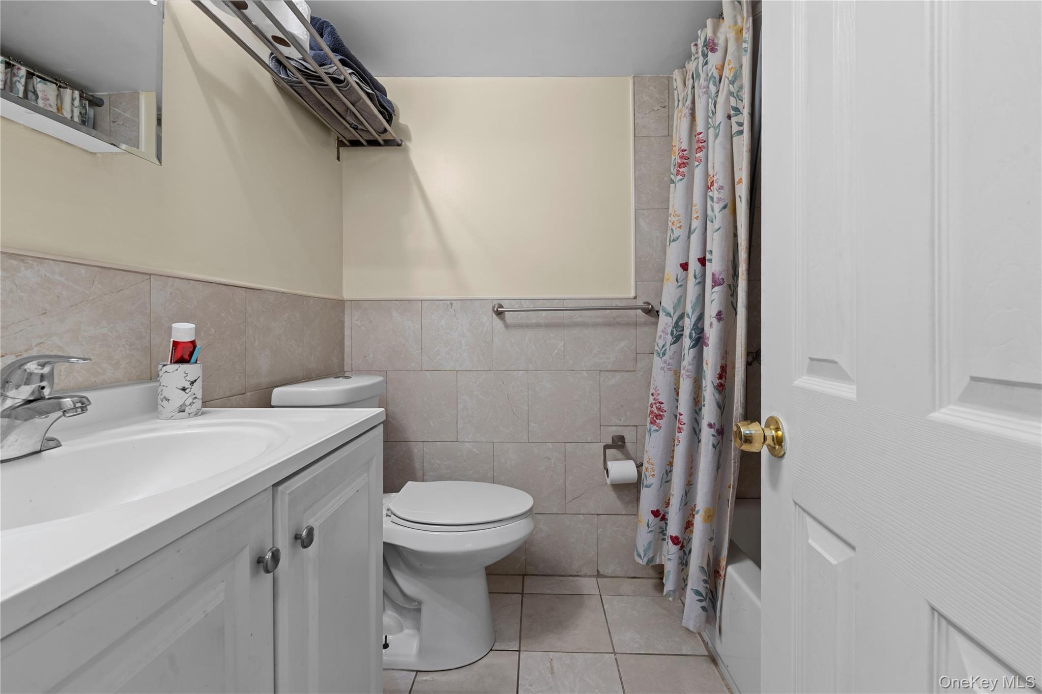 Single Family Pengon Circle Nassau County, NY 11554, MLS-1040869-22