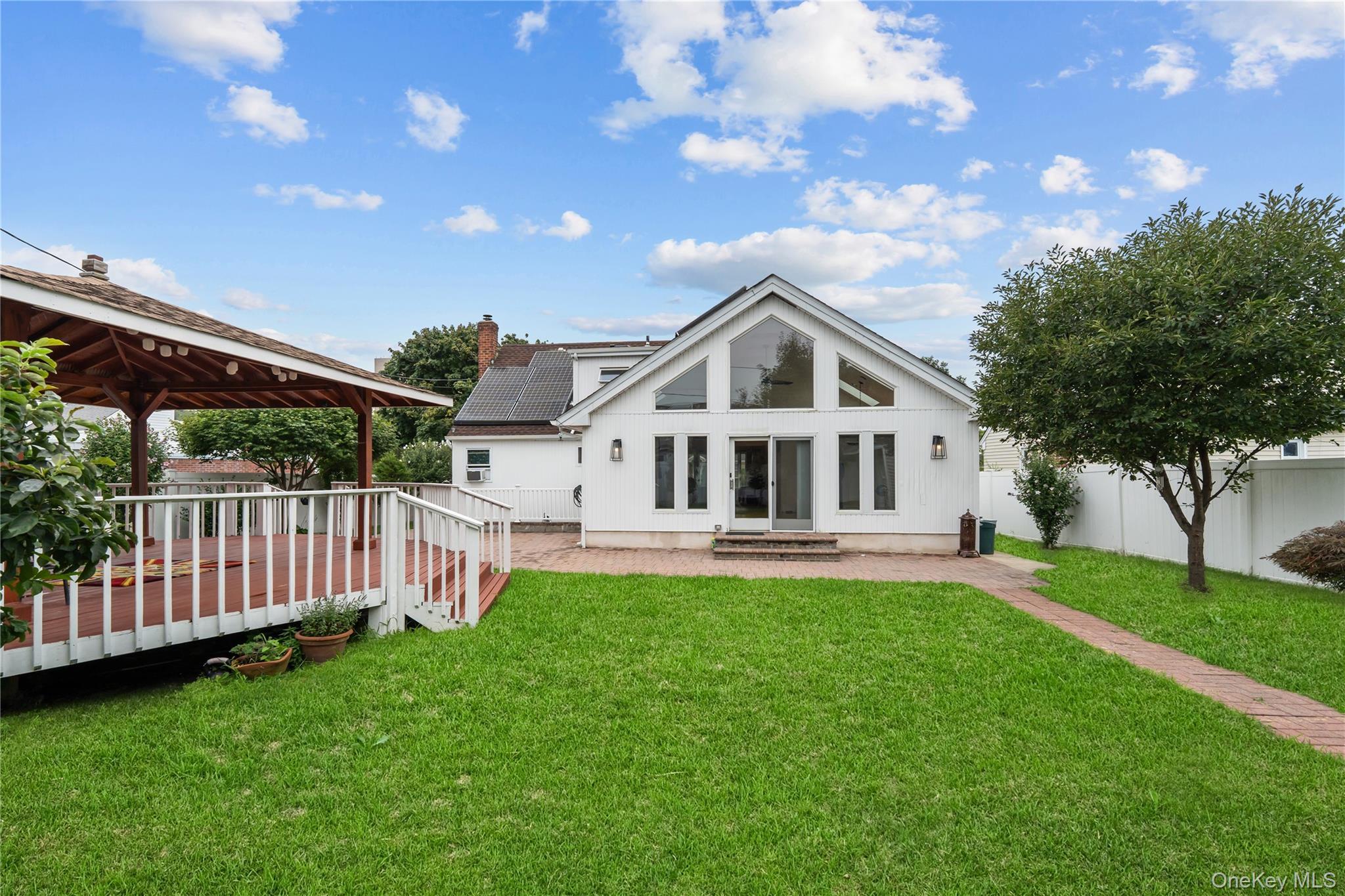 Single Family Pengon Circle Nassau County, NY 11554, MLS-1040869-27