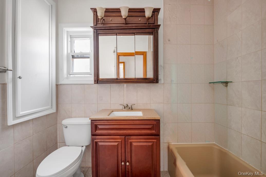 Single Family E 92nd Street Brooklyn, NY 11236, MLS-1040880-21