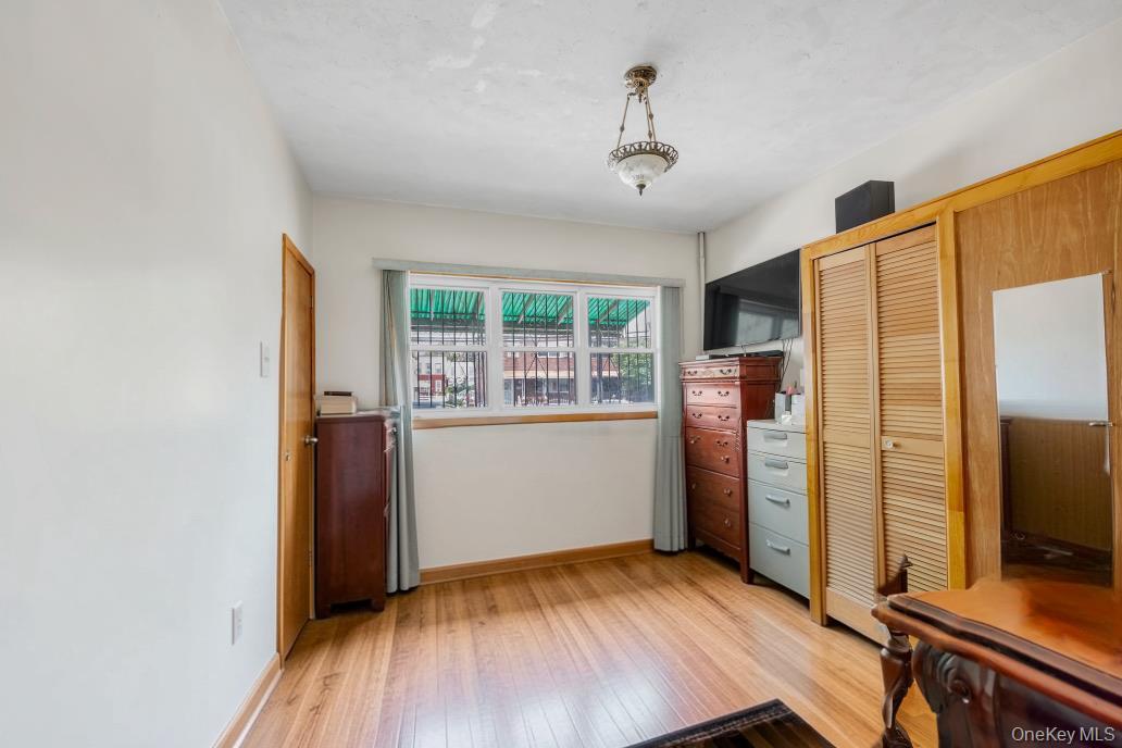 Single Family E 92nd Street Brooklyn, NY 11236, MLS-1040880-3