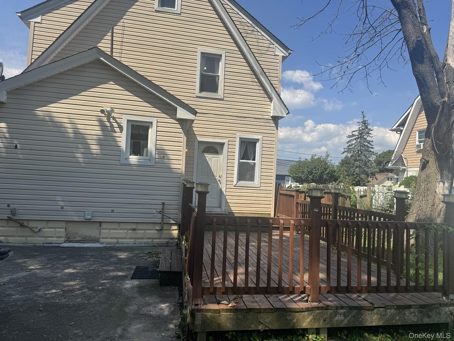 Single Family Leonard Avenue  Nassau County, NY 11520, MLS-1040888-16