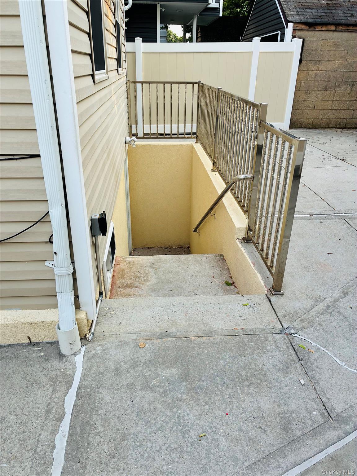 Single Family Vanwyck Exp  Queens, NY 11420, MLS-1040907-16
