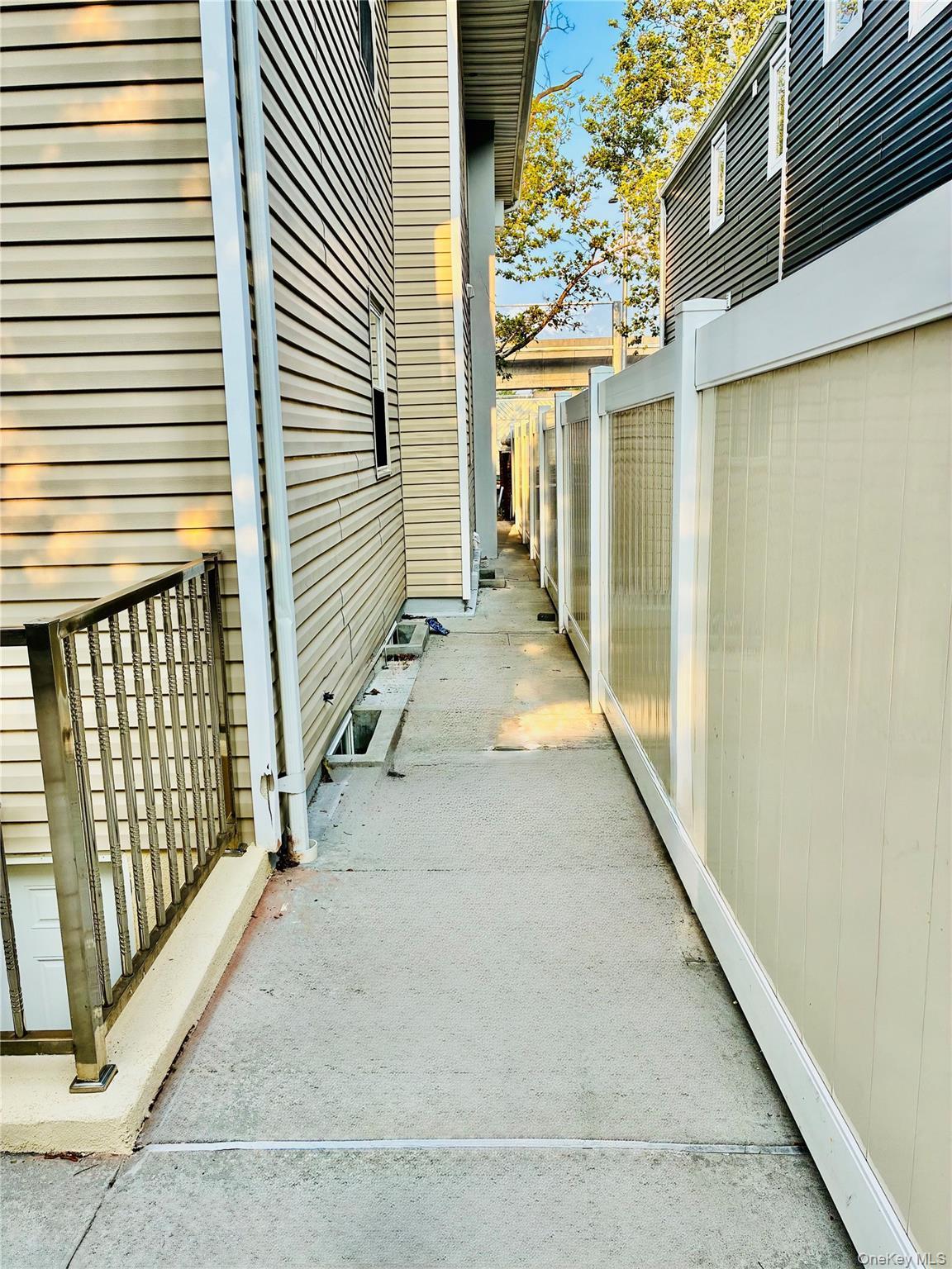Single Family Vanwyck Exp  Queens, NY 11420, MLS-1040907-18