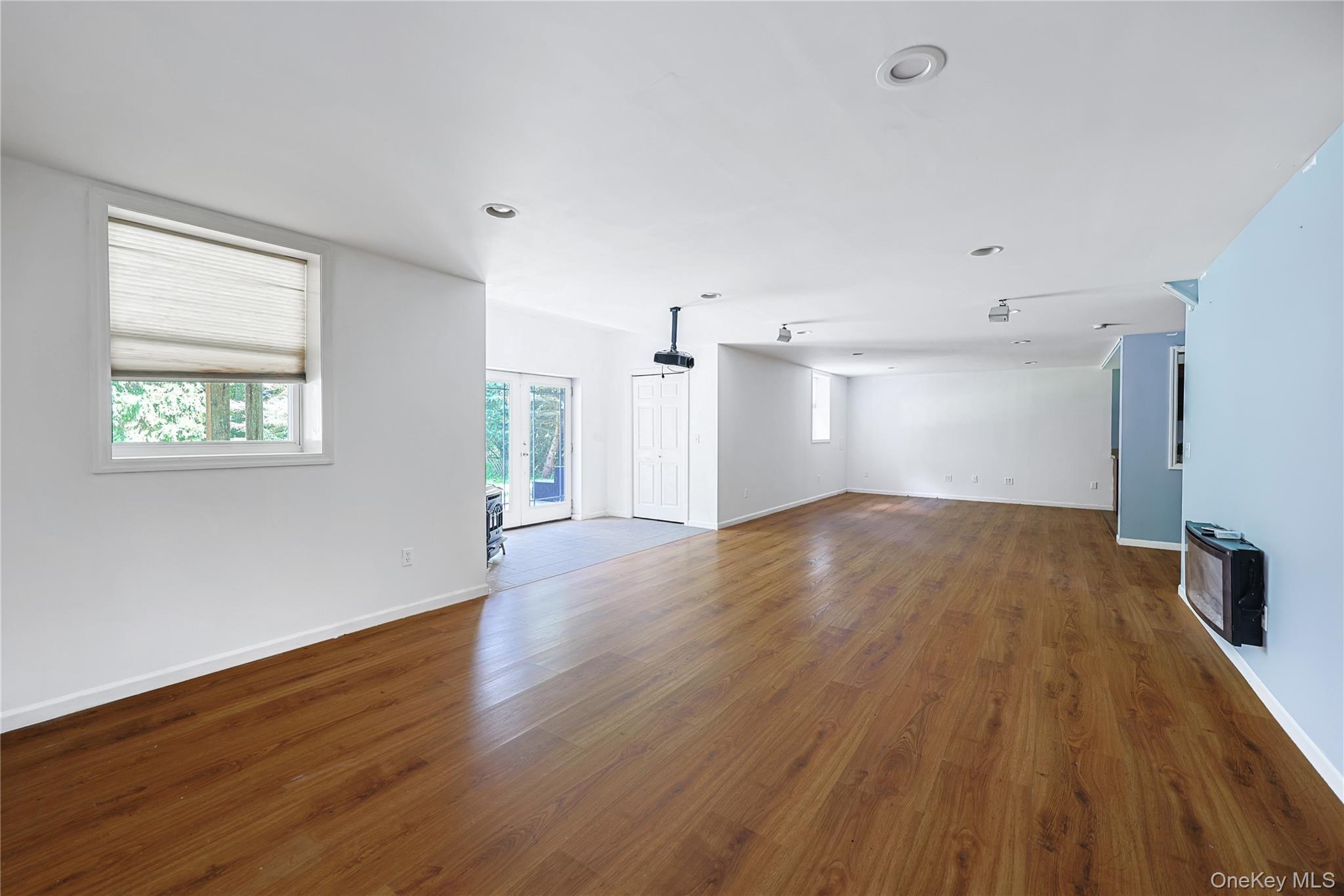 Single Family Pine View Orange County, NY 12553, MLS-1040910-31