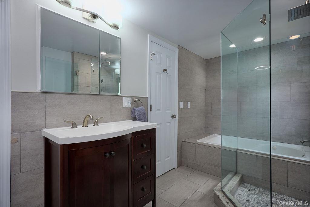 Single Family Walnut Road  Westchester County, NY 10537, MLS-1040911-24