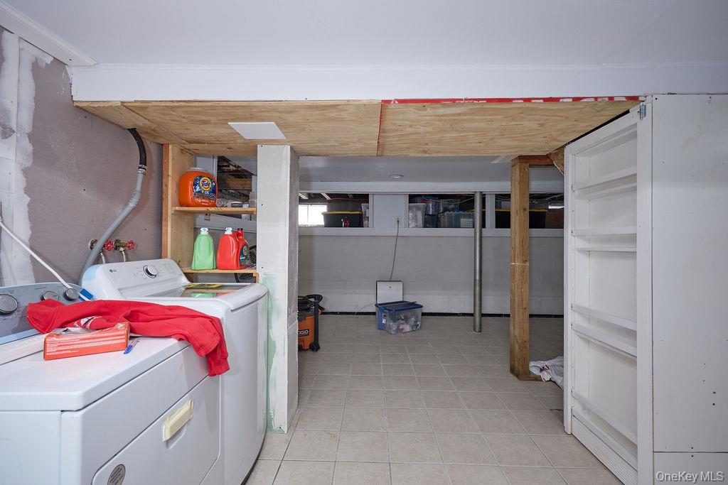 Single Family Walnut Road  Westchester County, NY 10537, MLS-1040911-30