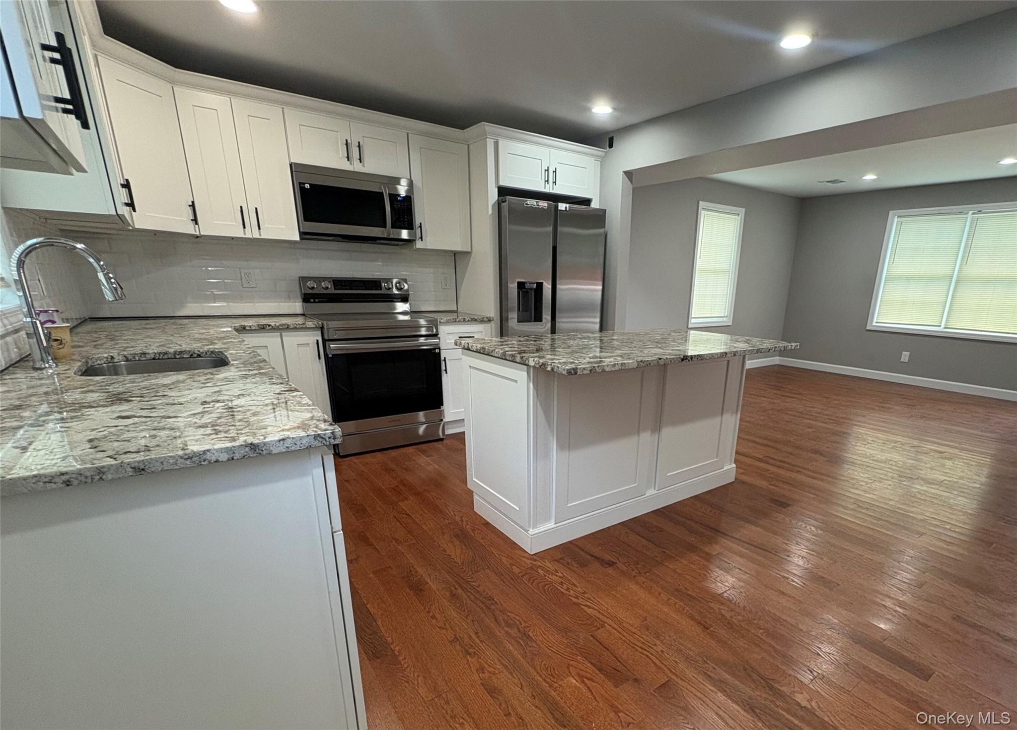 Single Family E Lakeland Street Suffolk County, NY 11706, MLS-1040915-13