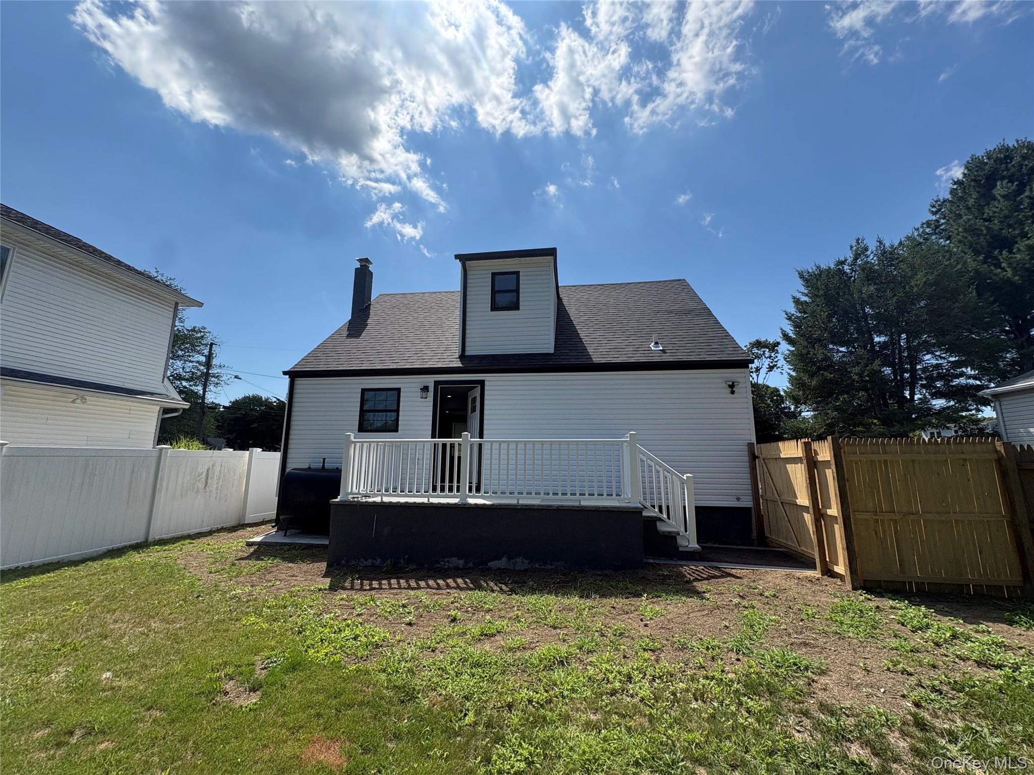 Single Family E Lakeland Street  Suffolk County, NY 11706, MLS-1040915-17