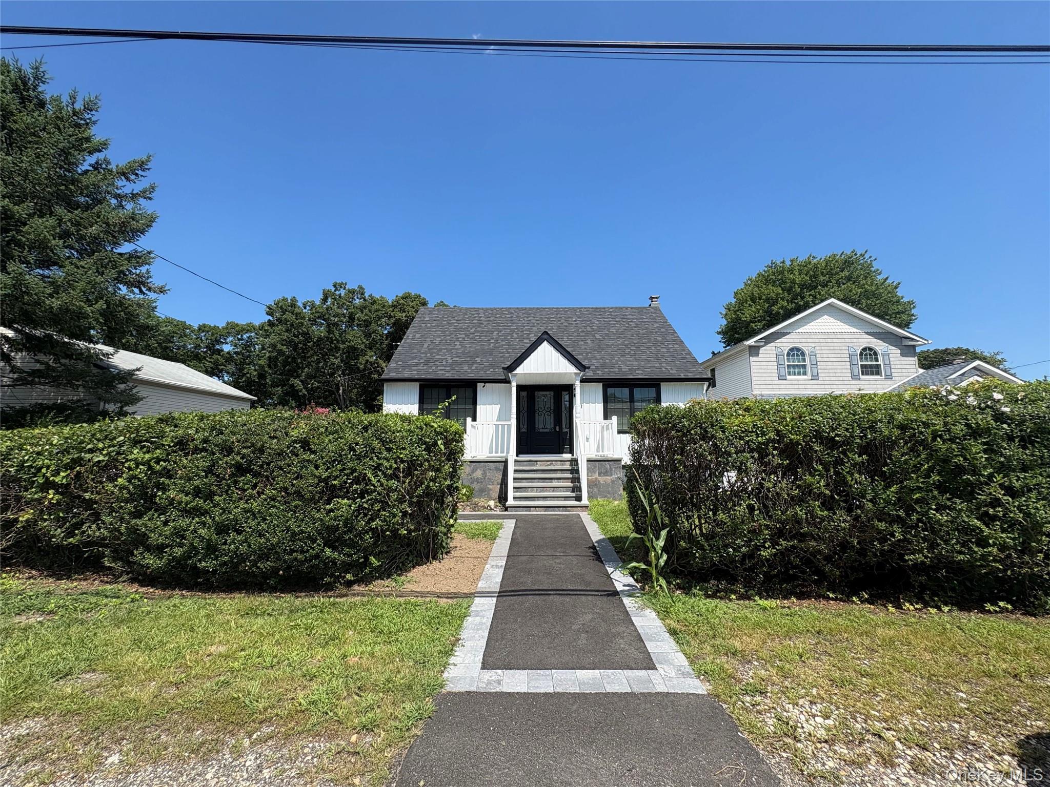Single Family E Lakeland Street Suffolk County, NY 11706, MLS-1040915-2