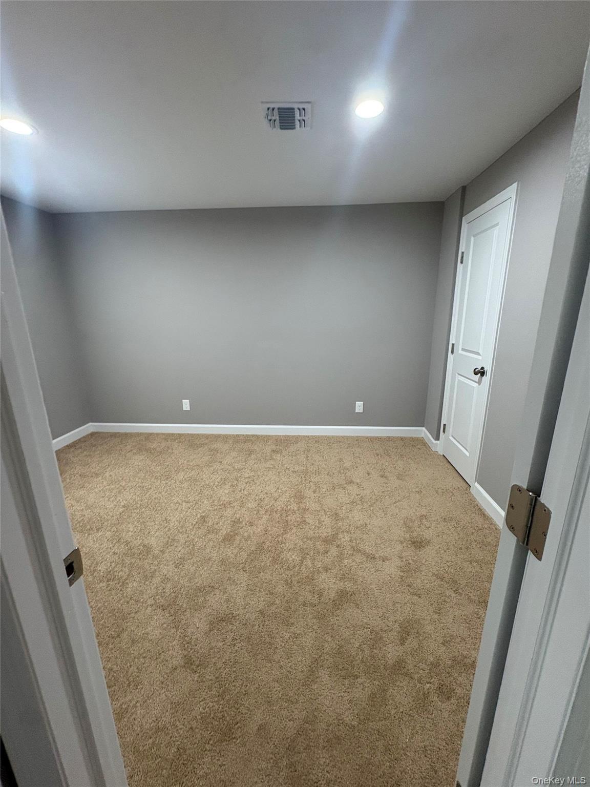 Single Family E Lakeland Street Suffolk County, NY 11706, MLS-1040915-9