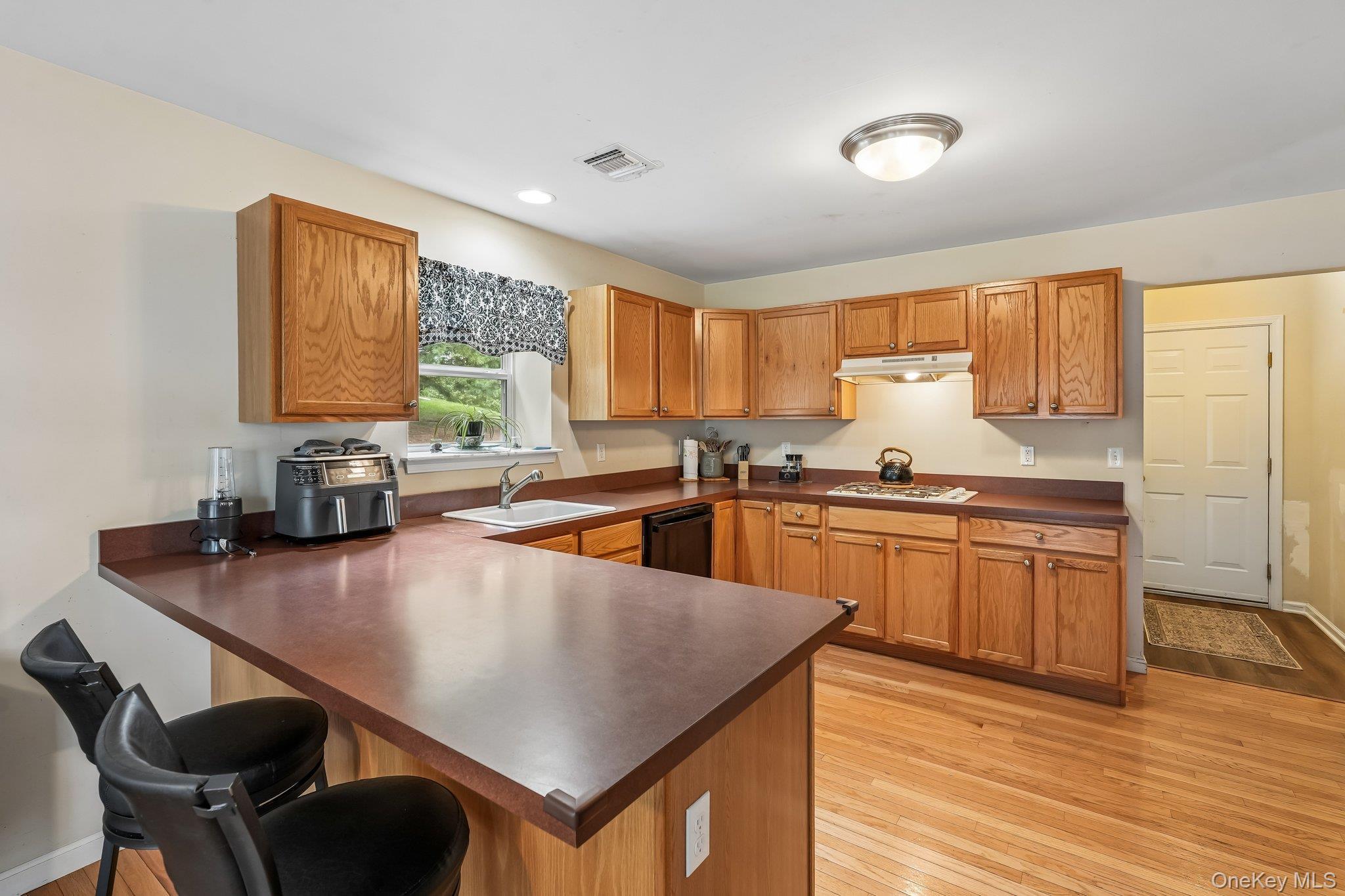Single Family Maiden Lane Orange County, NY 10924, MLS-1040928-23