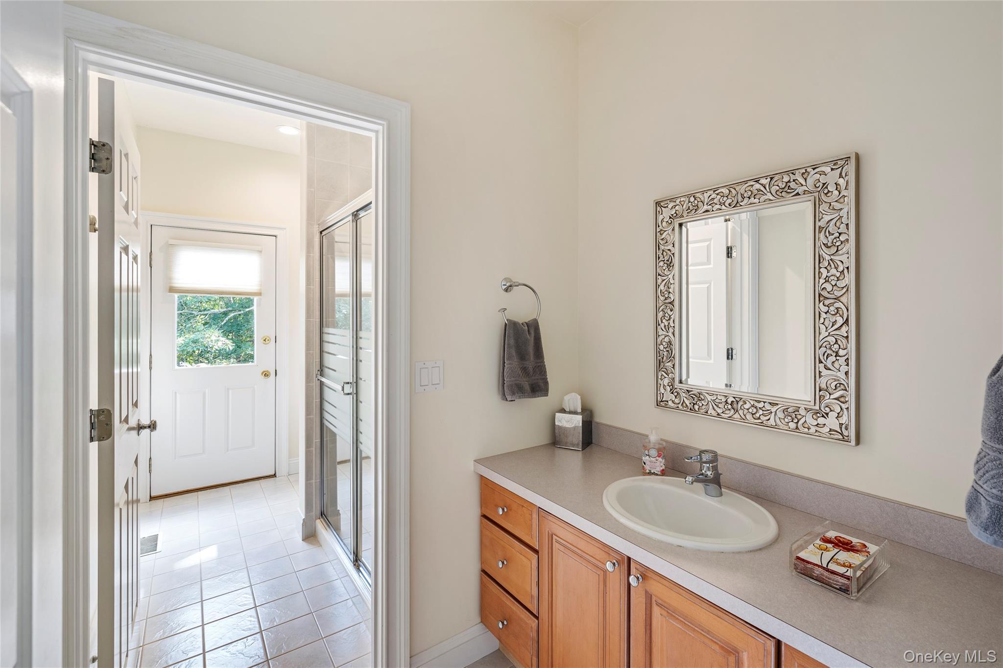 Single Family Channing Cross Suffolk County, NY 11946, MLS-1040930-11