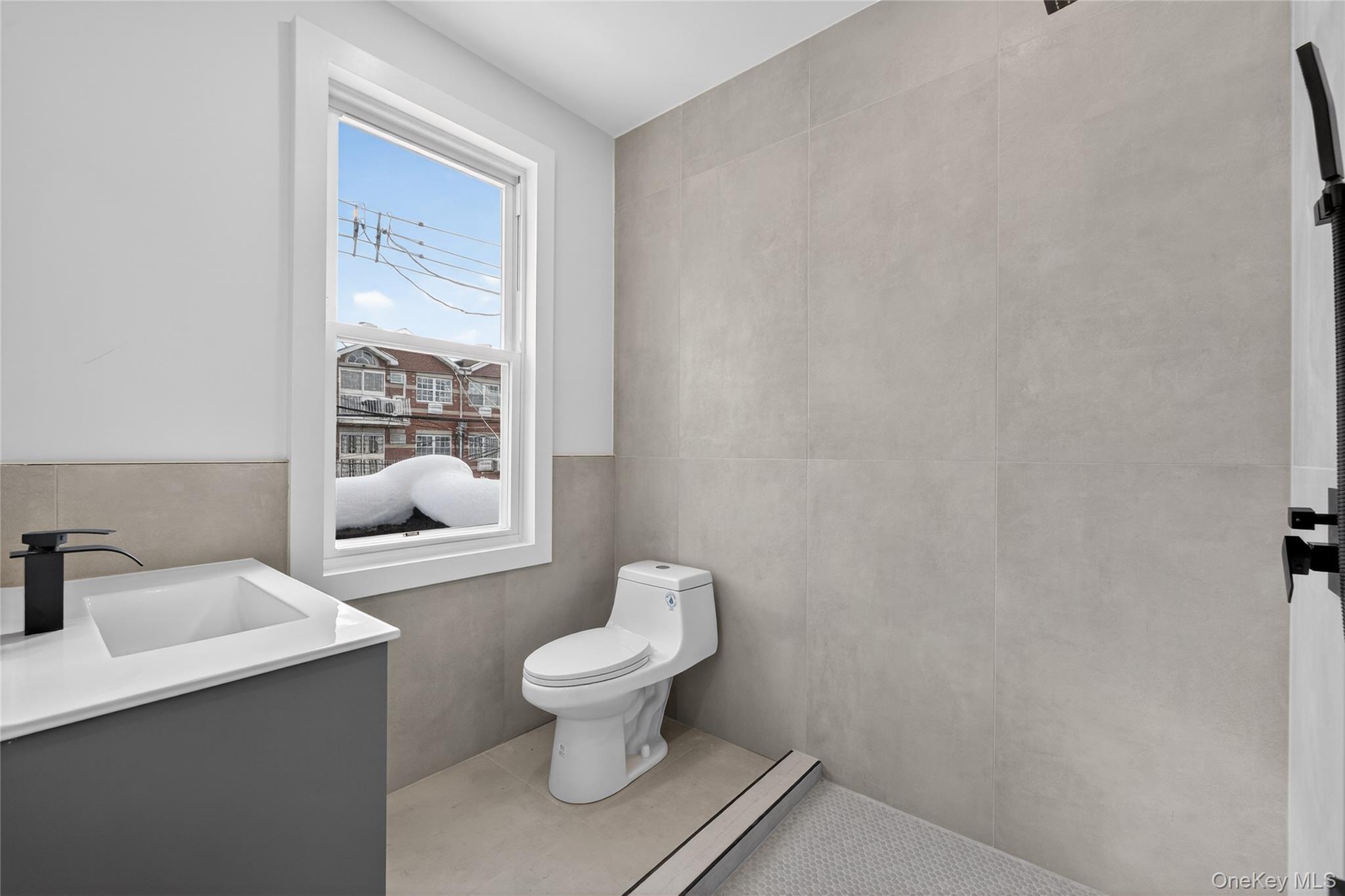 Single Family 35th Avenue  Queens, NY 11368, MLS-1040944-25