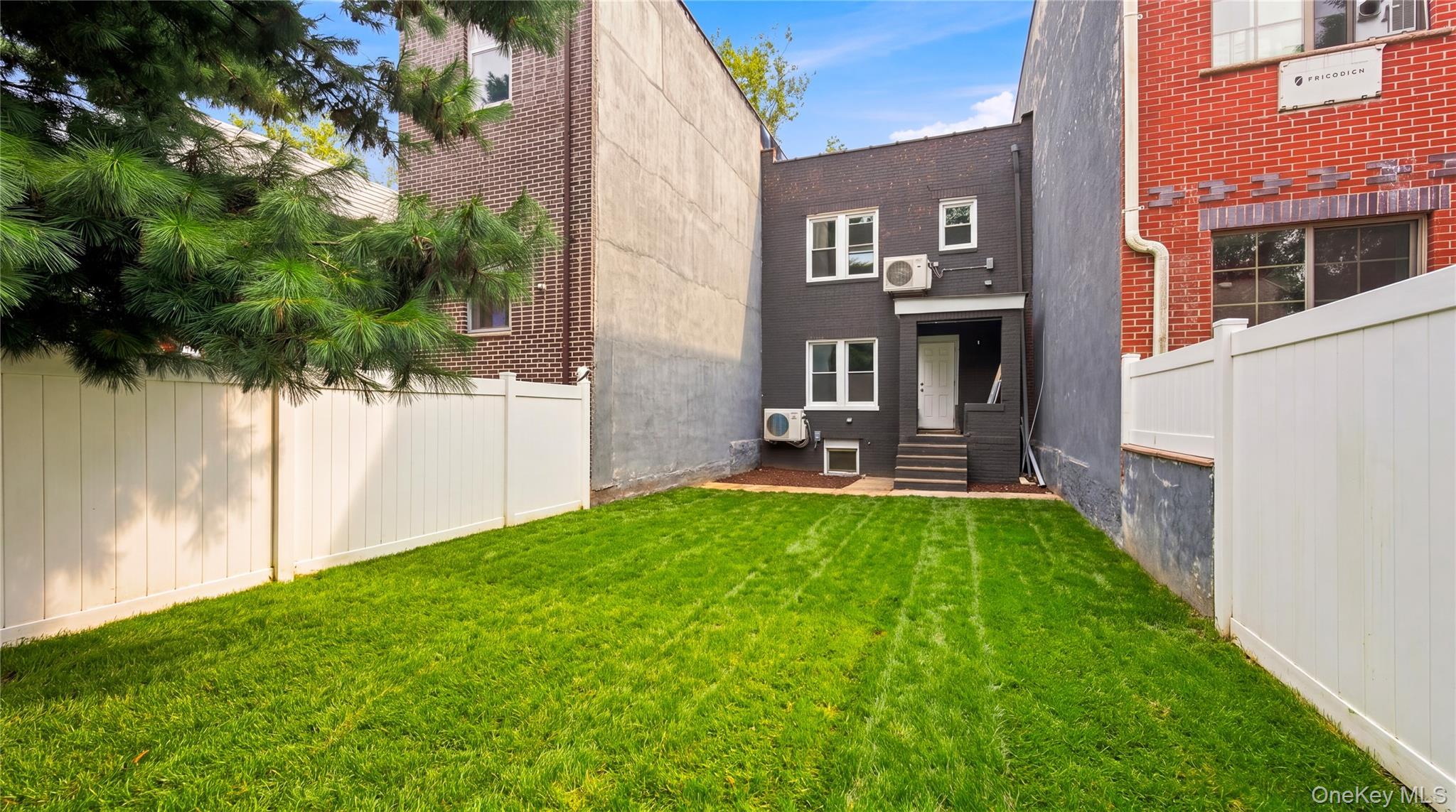 Single Family 35th Avenue  Queens, NY 11368, MLS-1040944-34