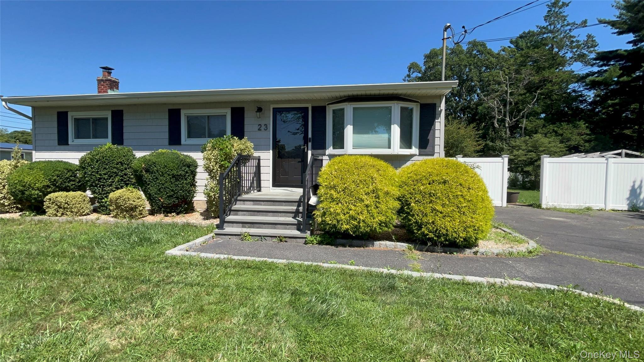 Single Family Pine Street Suffolk County, NY 11717, MLS-1040975-4