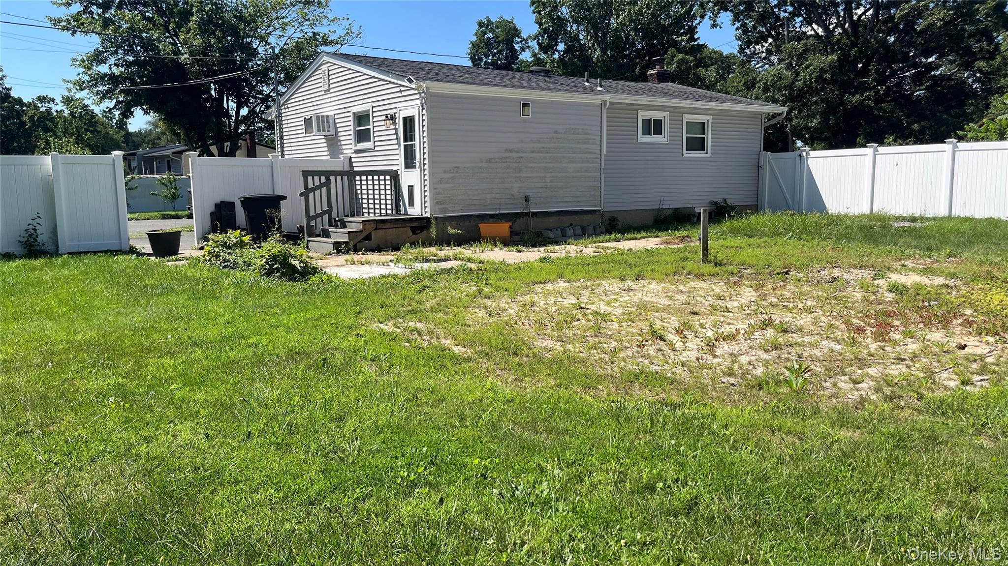 Single Family Pine Street Suffolk County, NY 11717, MLS-1040975-5