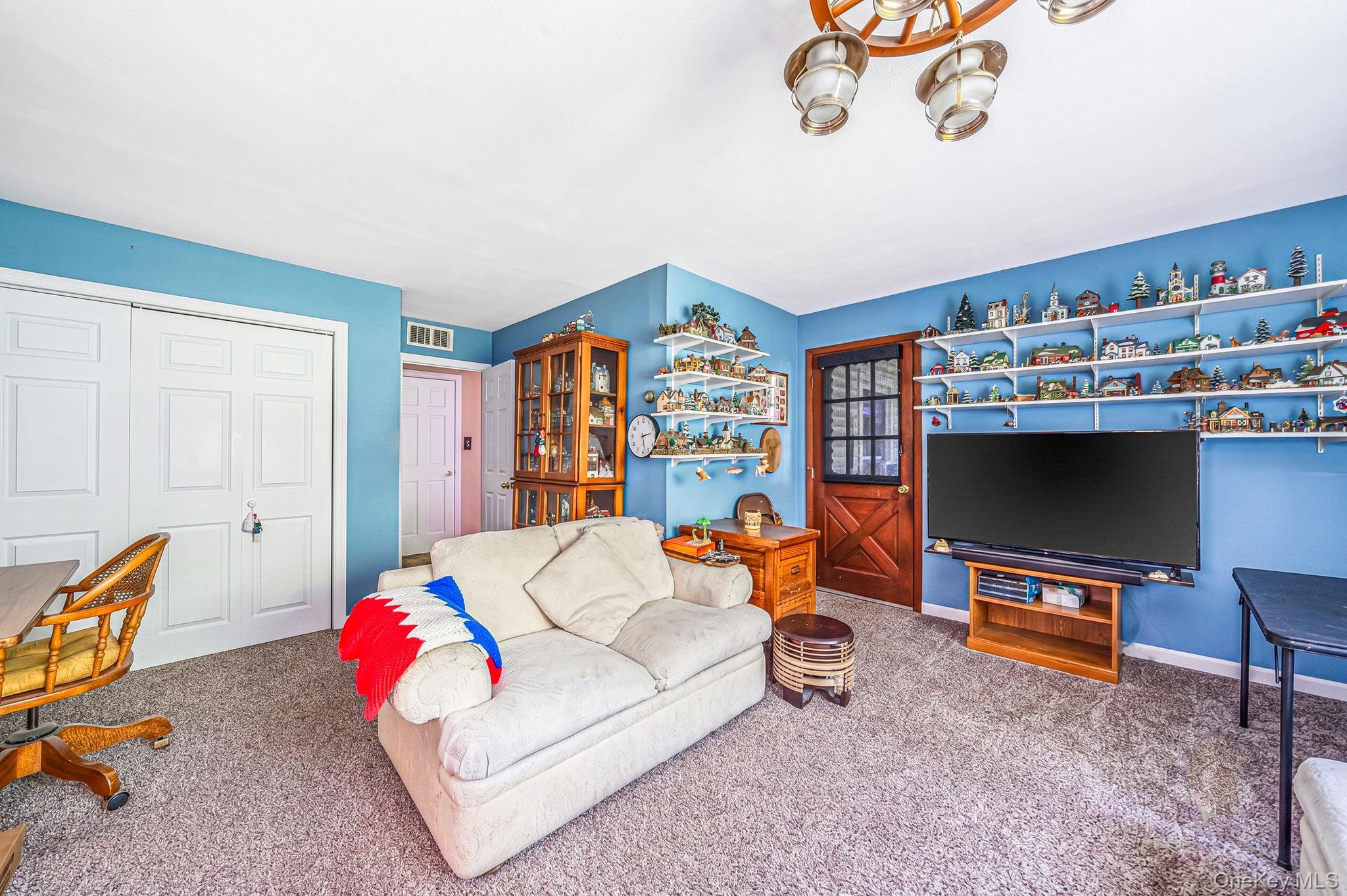 Single Family Old Farm Road Nassau County, NY 11756, MLS-1040981-15