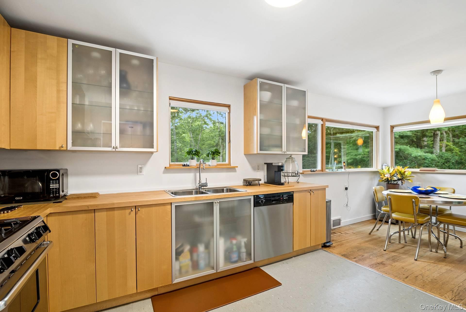 Single Family Lincoln Street  Suffolk County, NY 11963, MLS-1040984-17