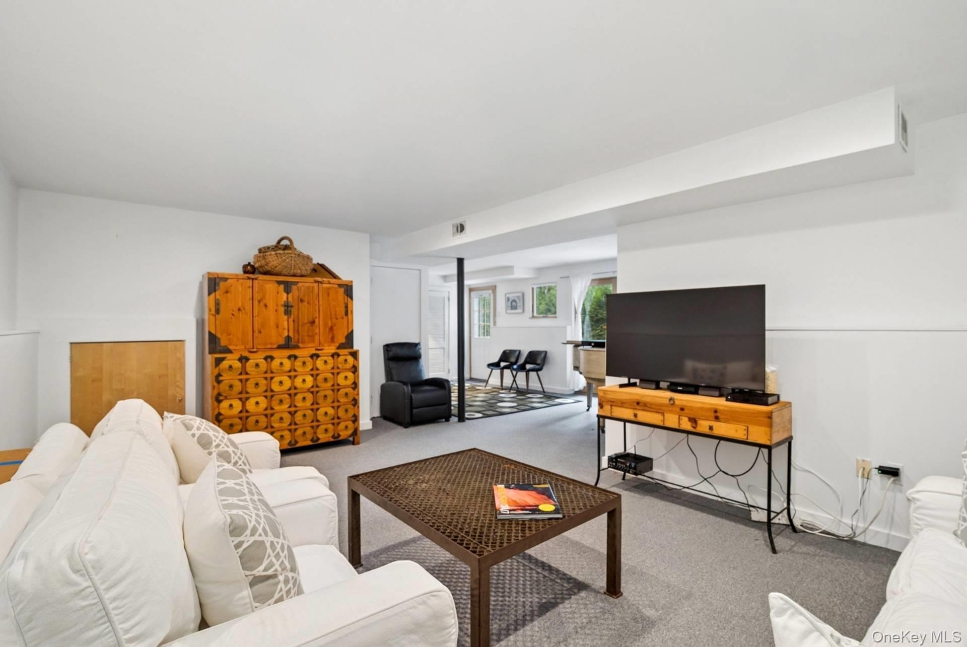 Single Family Lincoln Street  Suffolk County, NY 11963, MLS-1040984-27