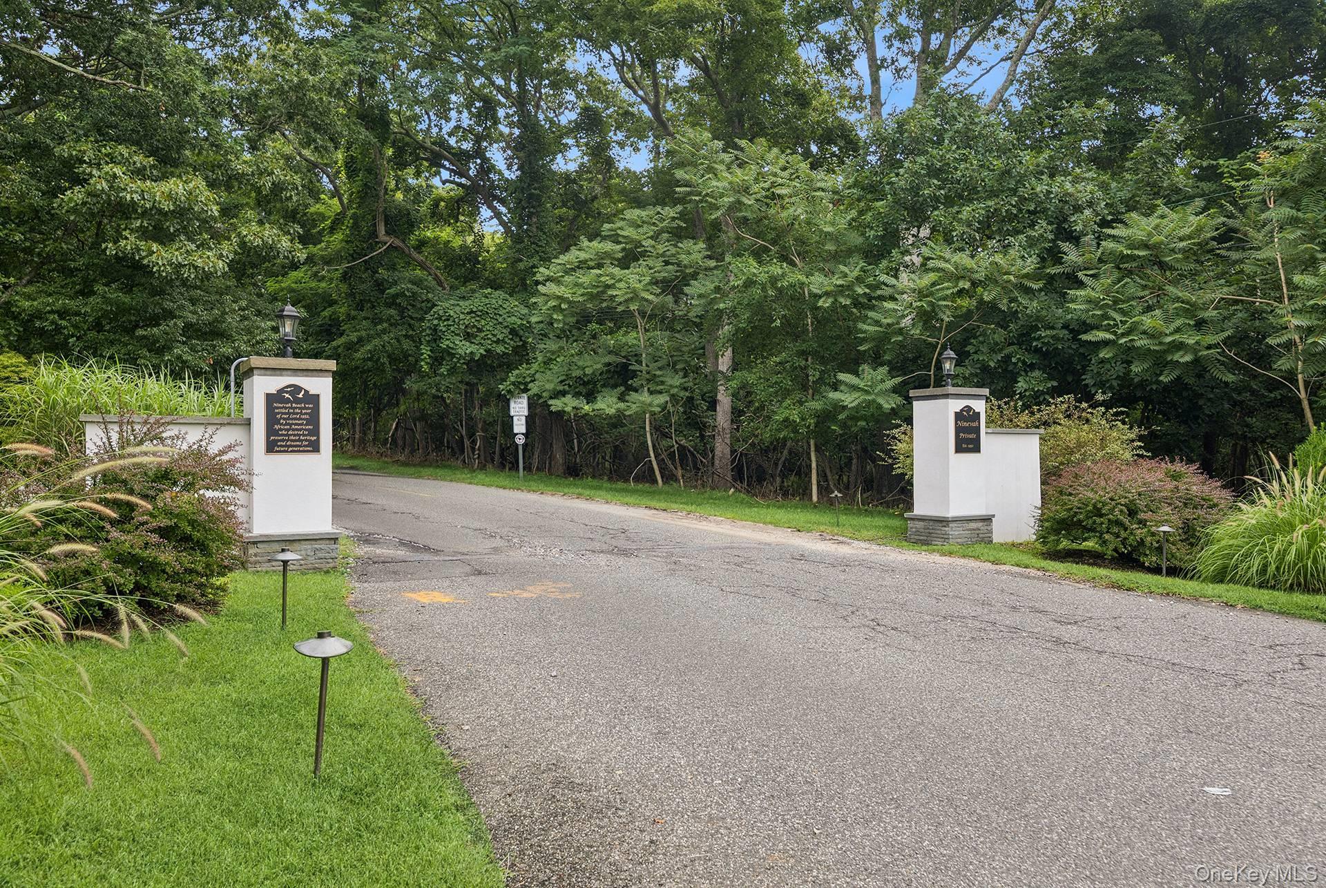 Single Family Lincoln Street  Suffolk County, NY 11963, MLS-1040984-38