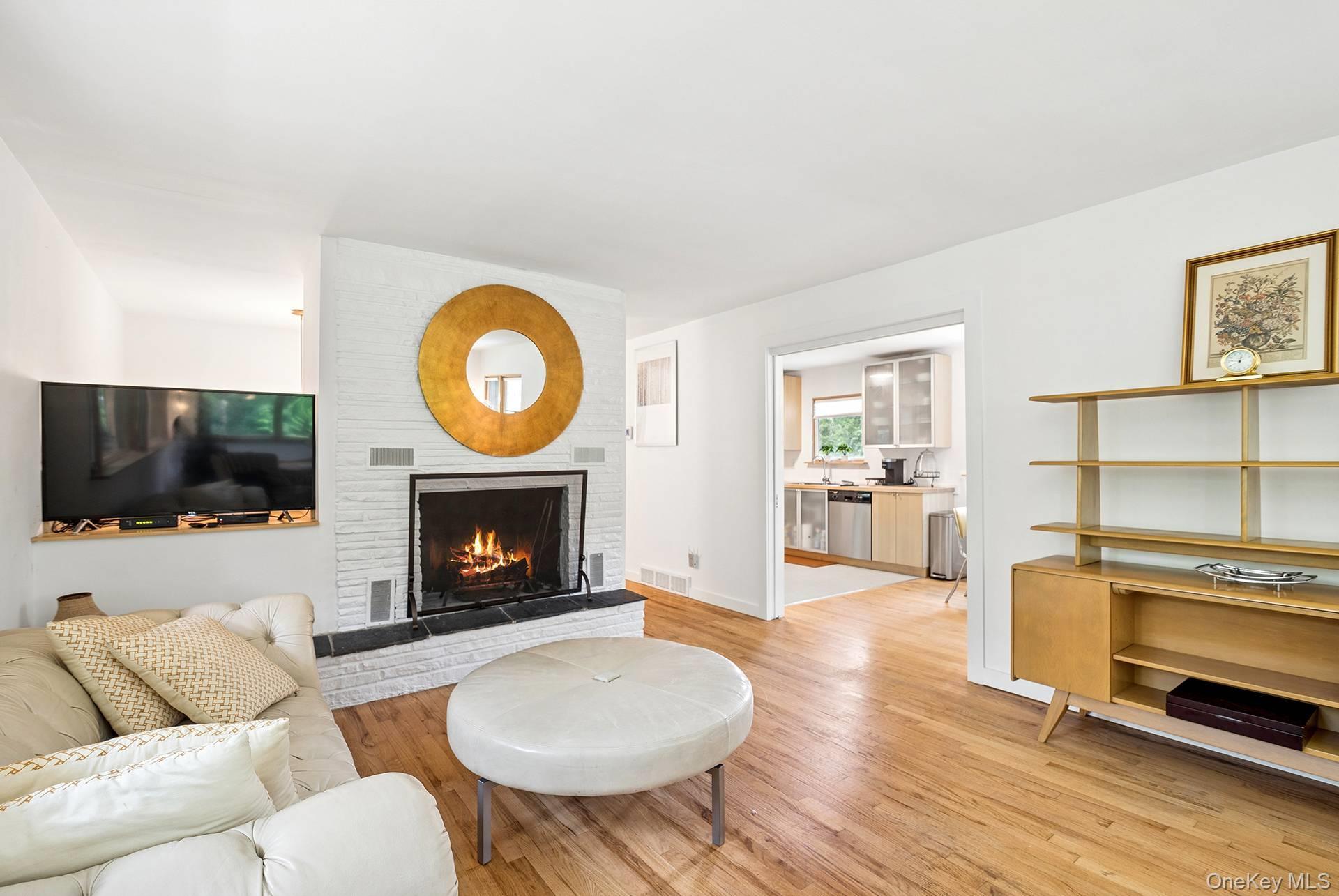 Single Family Lincoln Street  Suffolk County, NY 11963, MLS-1040984-9