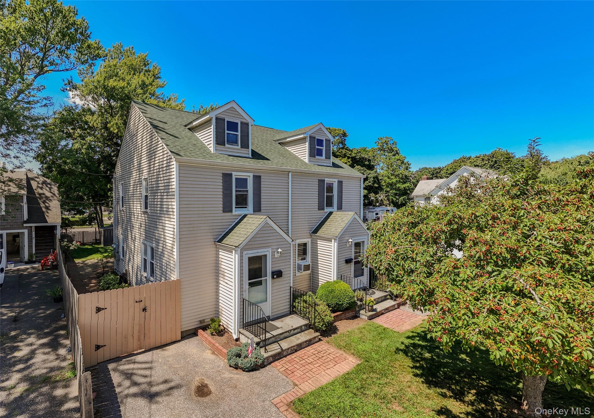 Single Family Henry Street  Suffolk County, NY 11754, MLS-1040992-2