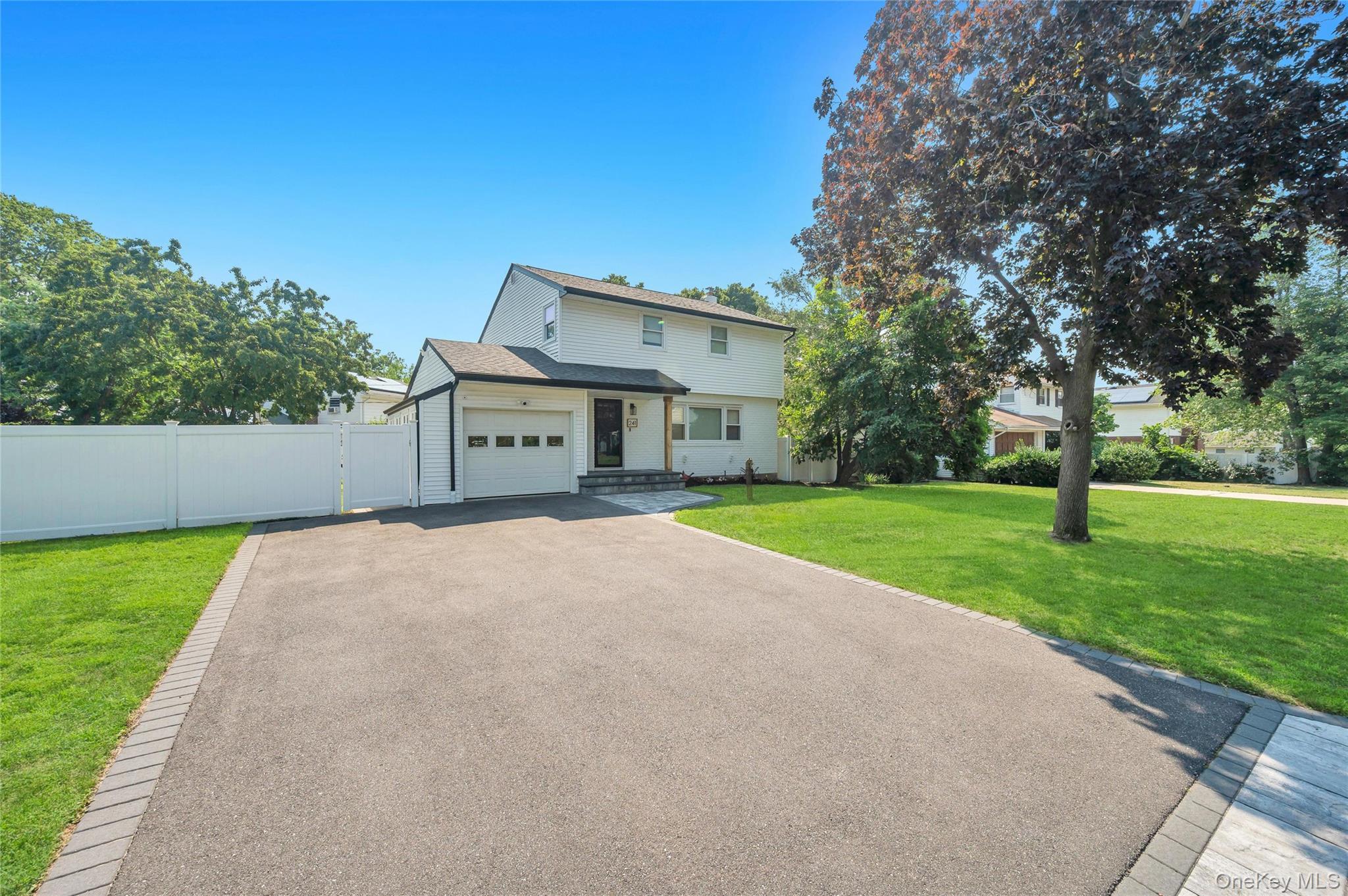 Single Family Tree Road Suffolk County, NY 11720, MLS-1041011-3