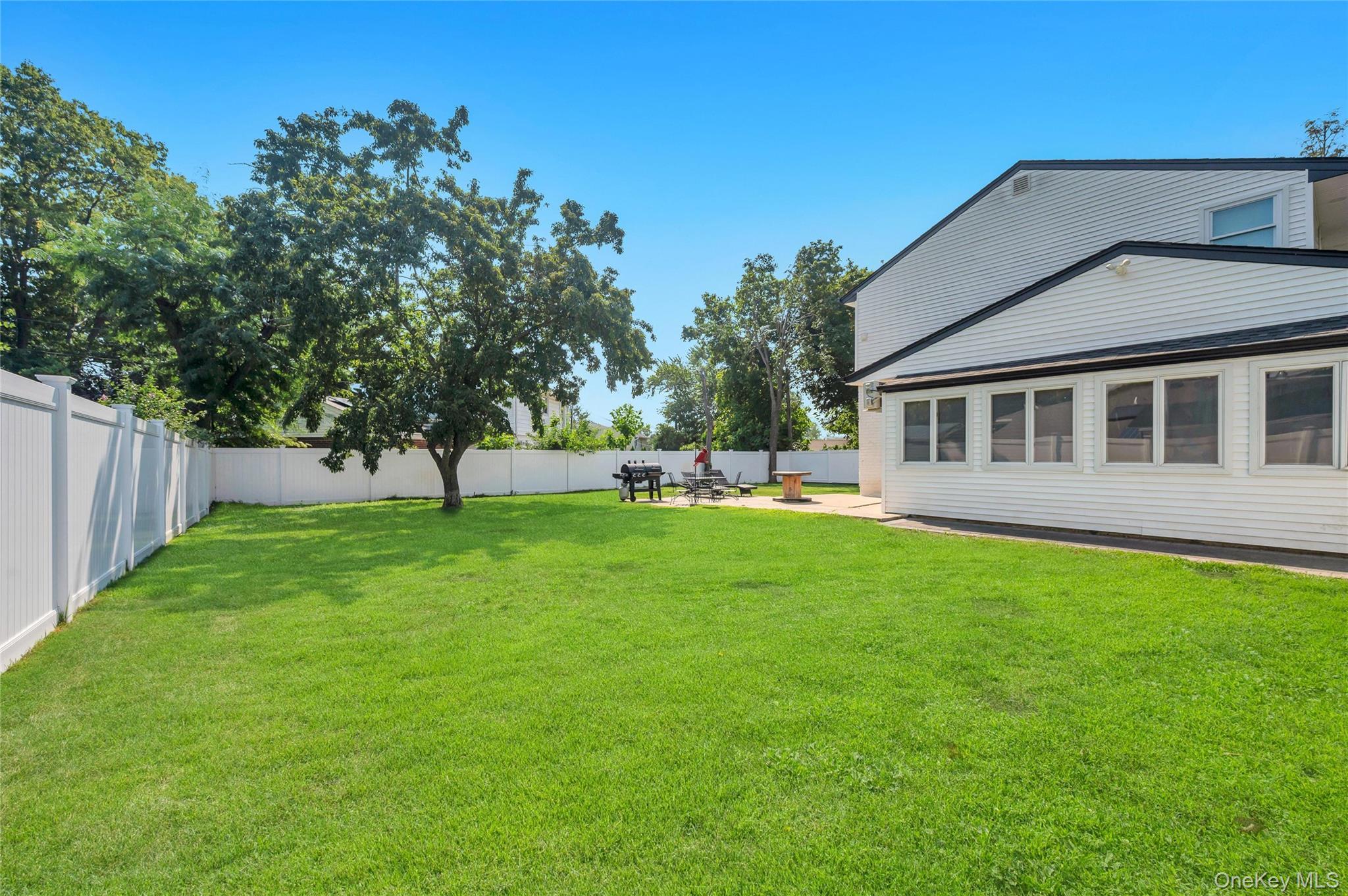 Single Family Tree Road Suffolk County, NY 11720, MLS-1041011-4