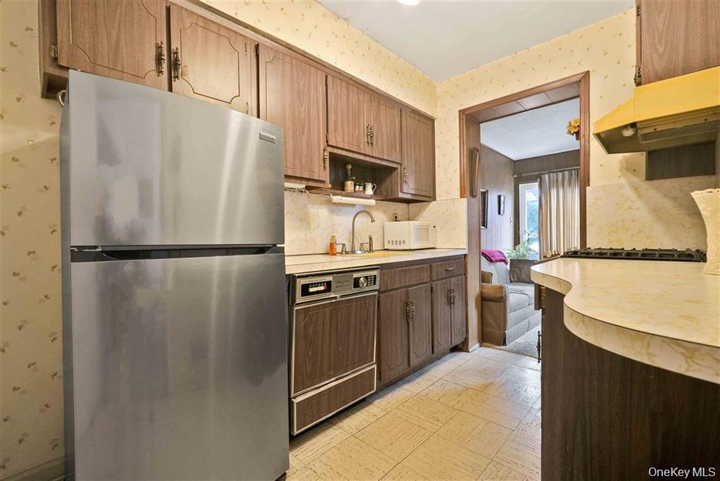 Single Family Austin Street  Queens, NY 11415, MLS-1041051-10