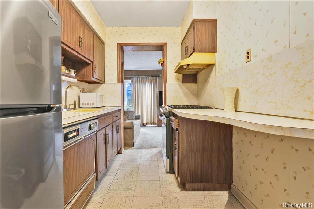 Single Family Austin Street  Queens, NY 11415, MLS-1041051-11
