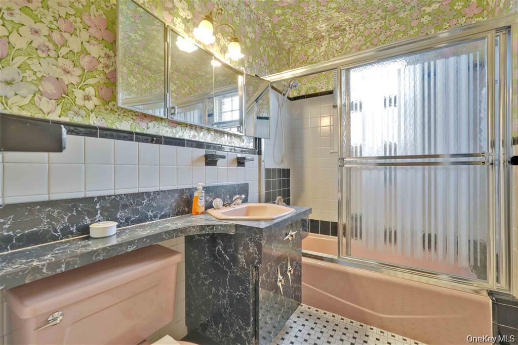 Single Family Austin Street  Queens, NY 11415, MLS-1041051-21