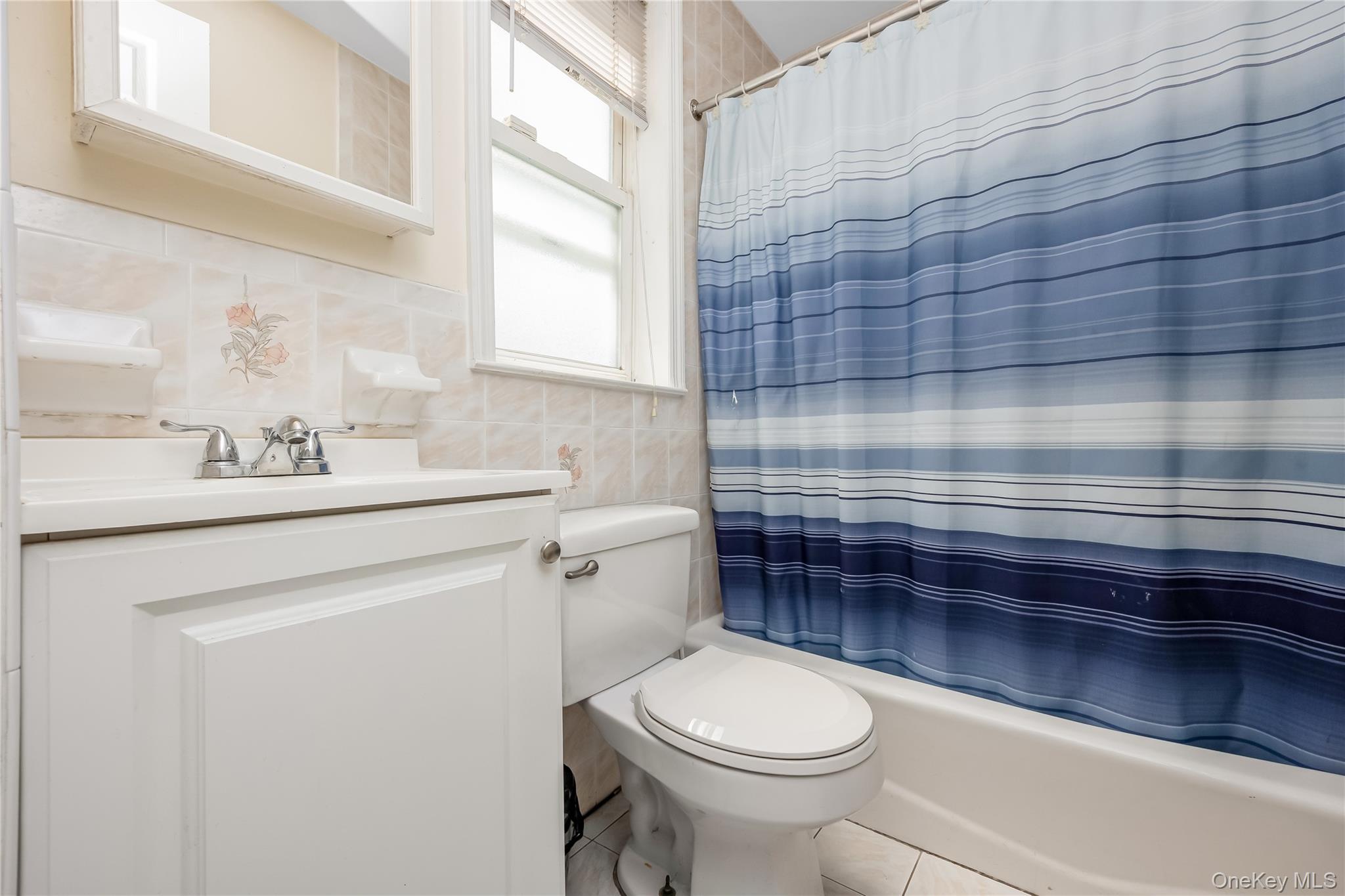 Single Family 75th Avenue Queens, NY 11385, MLS-1041064-10
