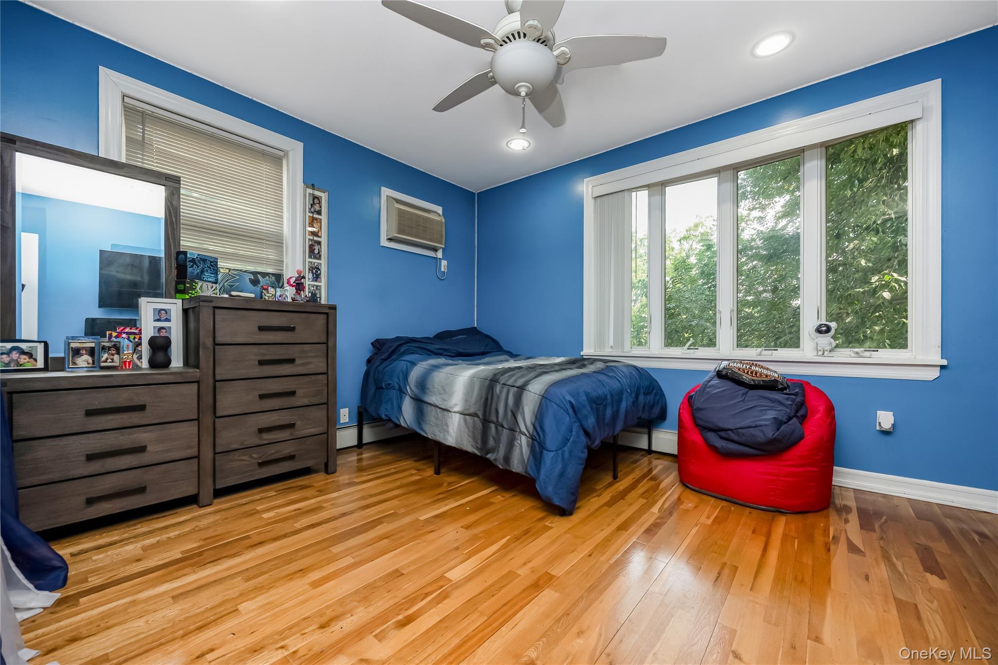 Single Family 75th Avenue Queens, NY 11385, MLS-1041064-12