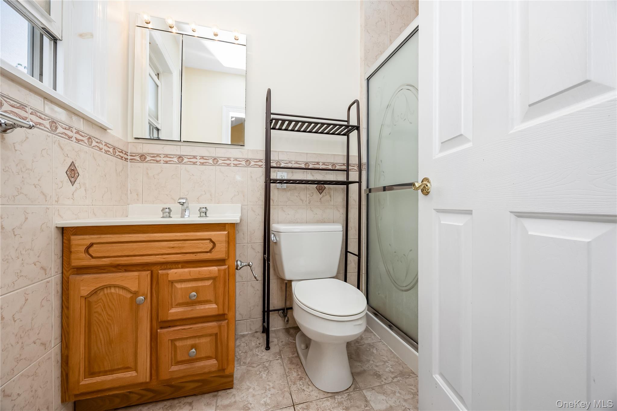 Single Family 75th Avenue Queens, NY 11385, MLS-1041064-18