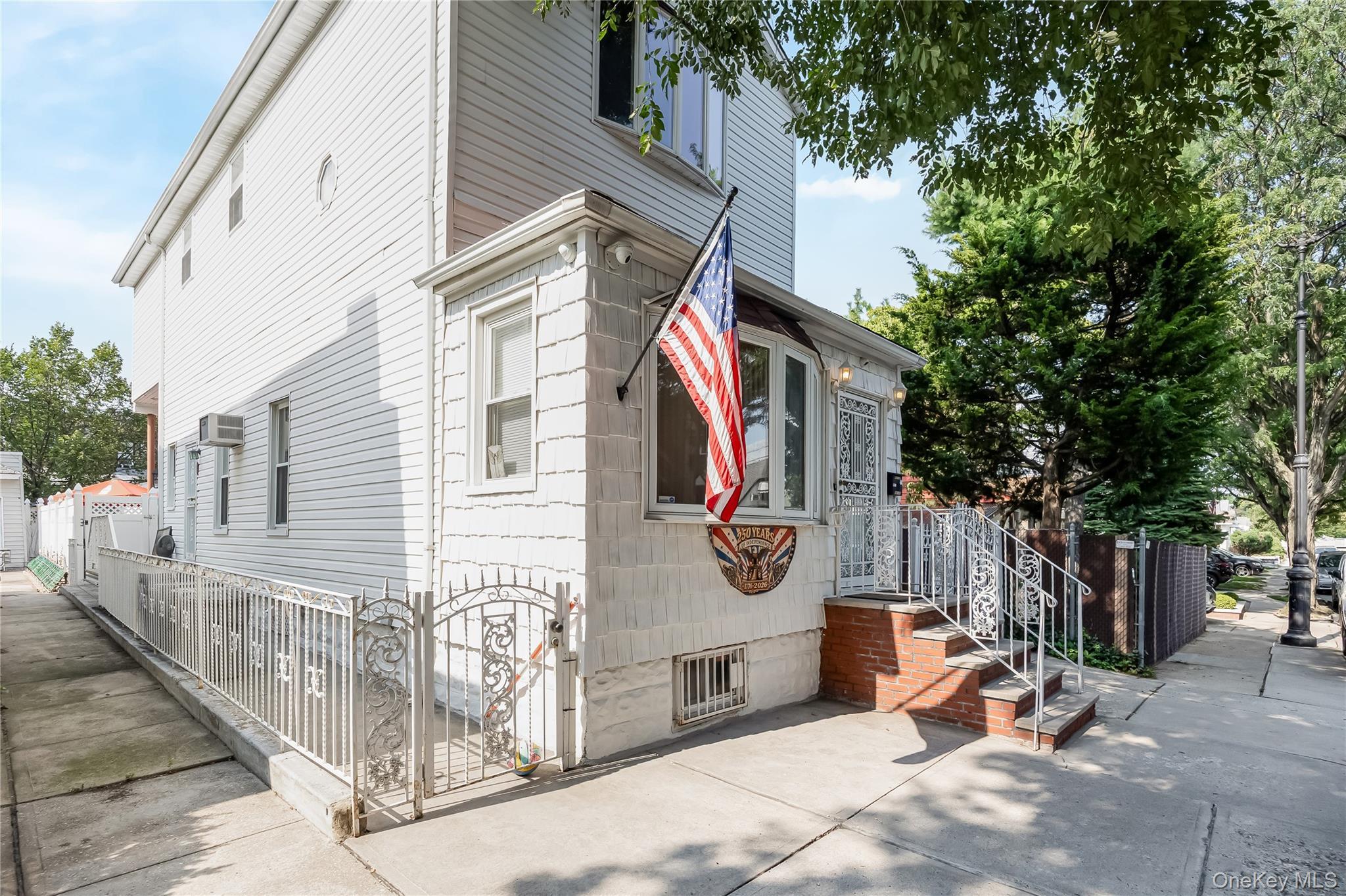 Single Family 75th Avenue Queens, NY 11385, MLS-1041064-2