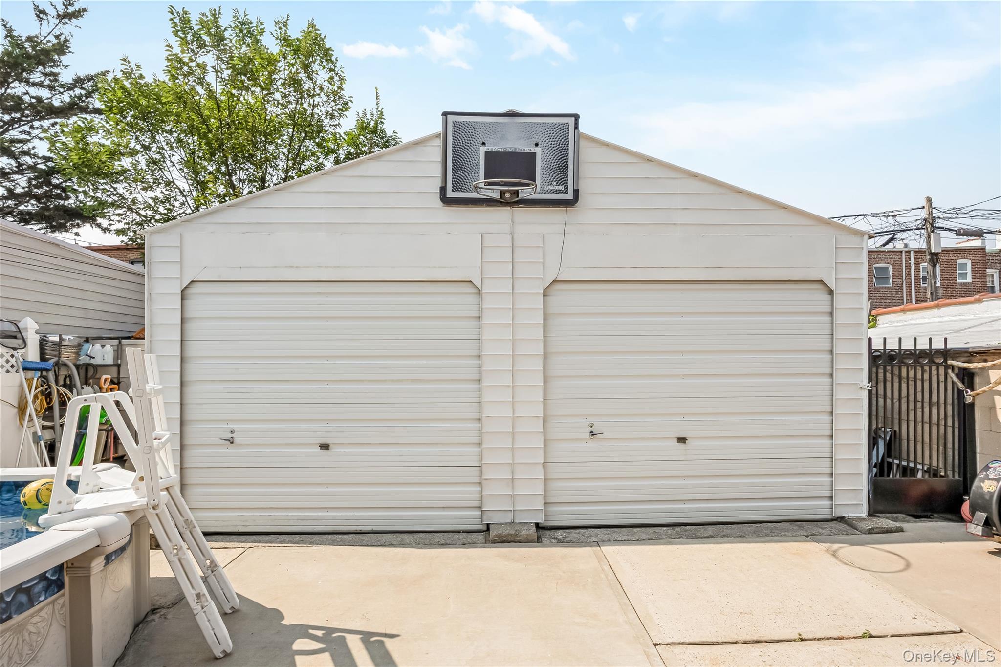 Single Family 75th Avenue Queens, NY 11385, MLS-1041064-26