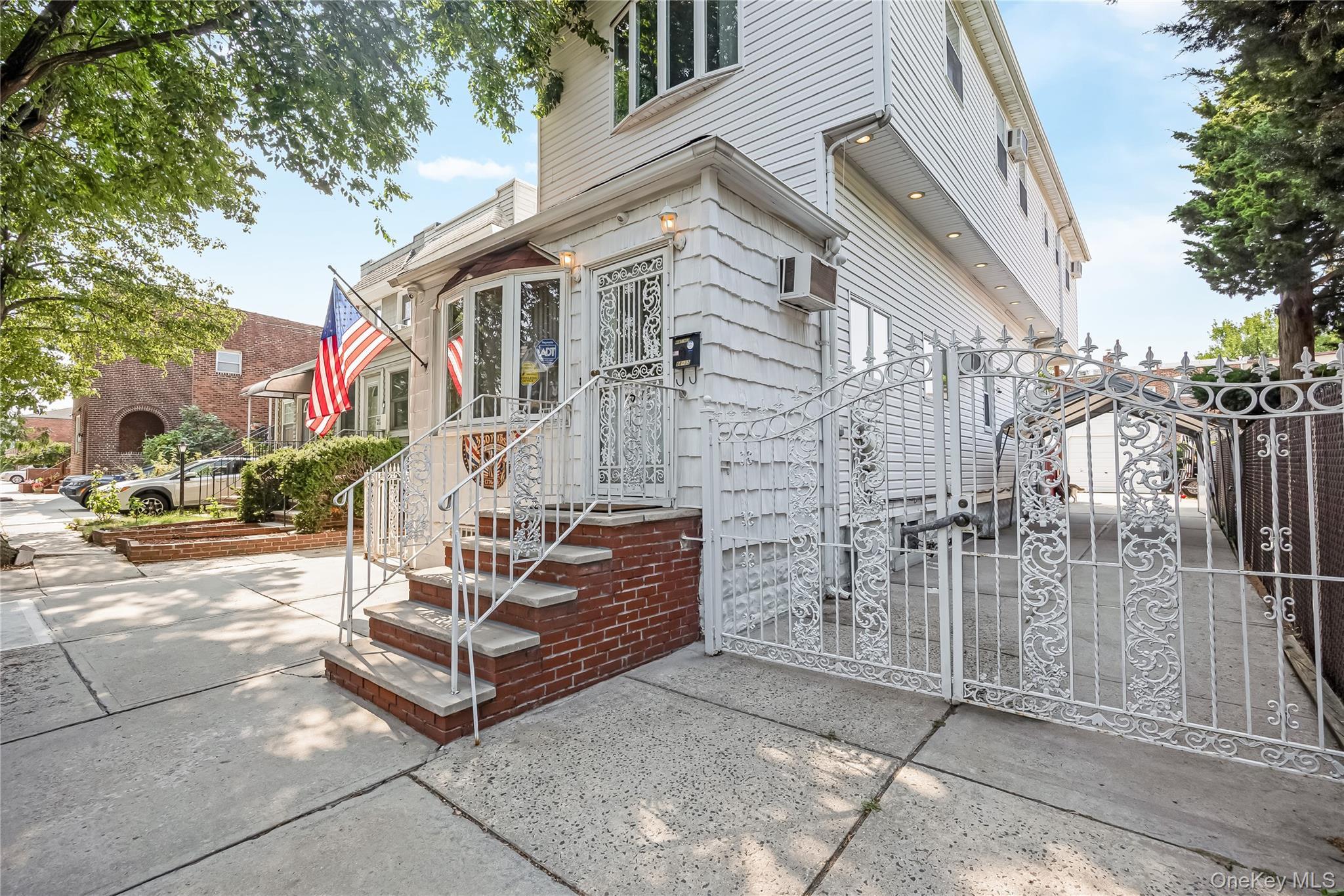 Single Family 75th Avenue Queens, NY 11385, MLS-1041064-3