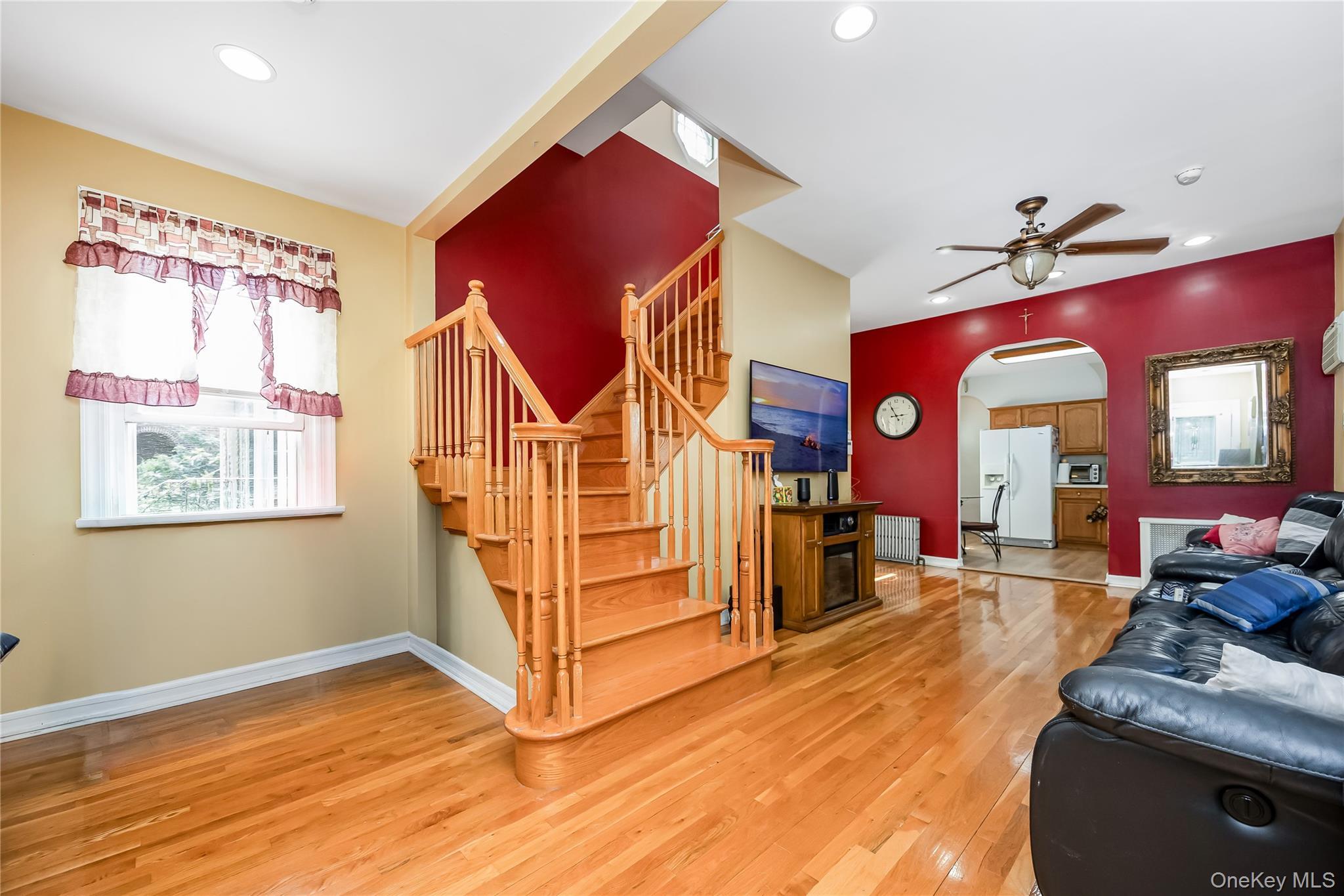 Single Family 75th Avenue Queens, NY 11385, MLS-1041064-4
