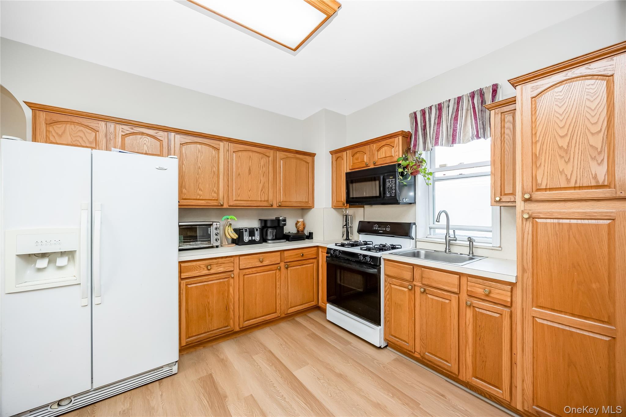 Single Family 75th Avenue Queens, NY 11385, MLS-1041064-7