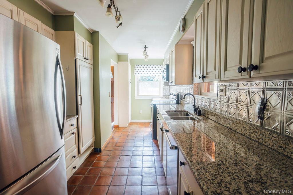 Single Family Courts Lane  Columbia County, NY 12534, MLS-1041067-10