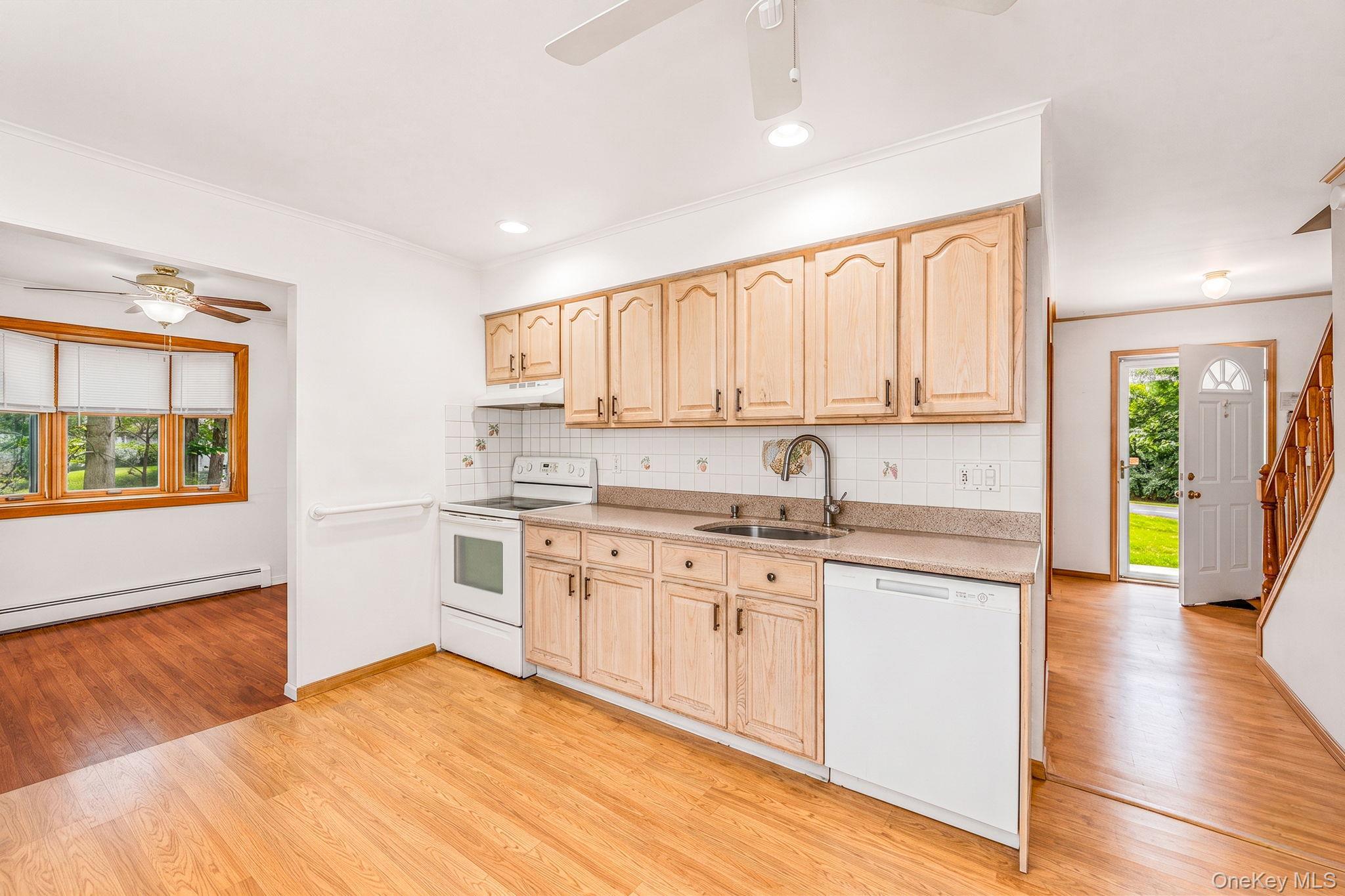 Single Family Oak Street  Suffolk County, NY 11720, MLS-1041087-16