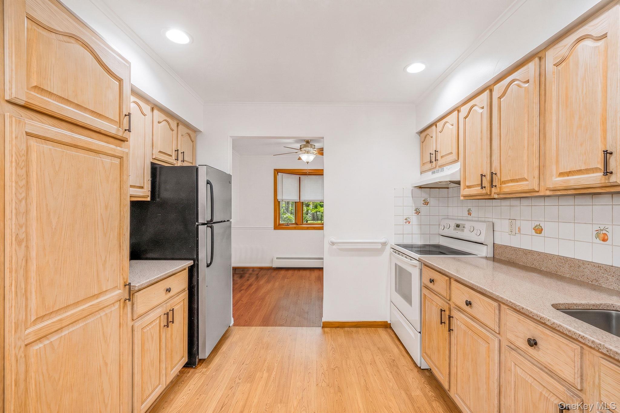 Single Family Oak Street  Suffolk County, NY 11720, MLS-1041087-17