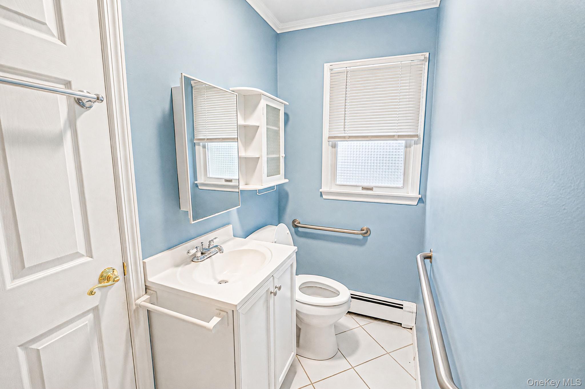 Single Family Oak Street  Suffolk County, NY 11720, MLS-1041087-33