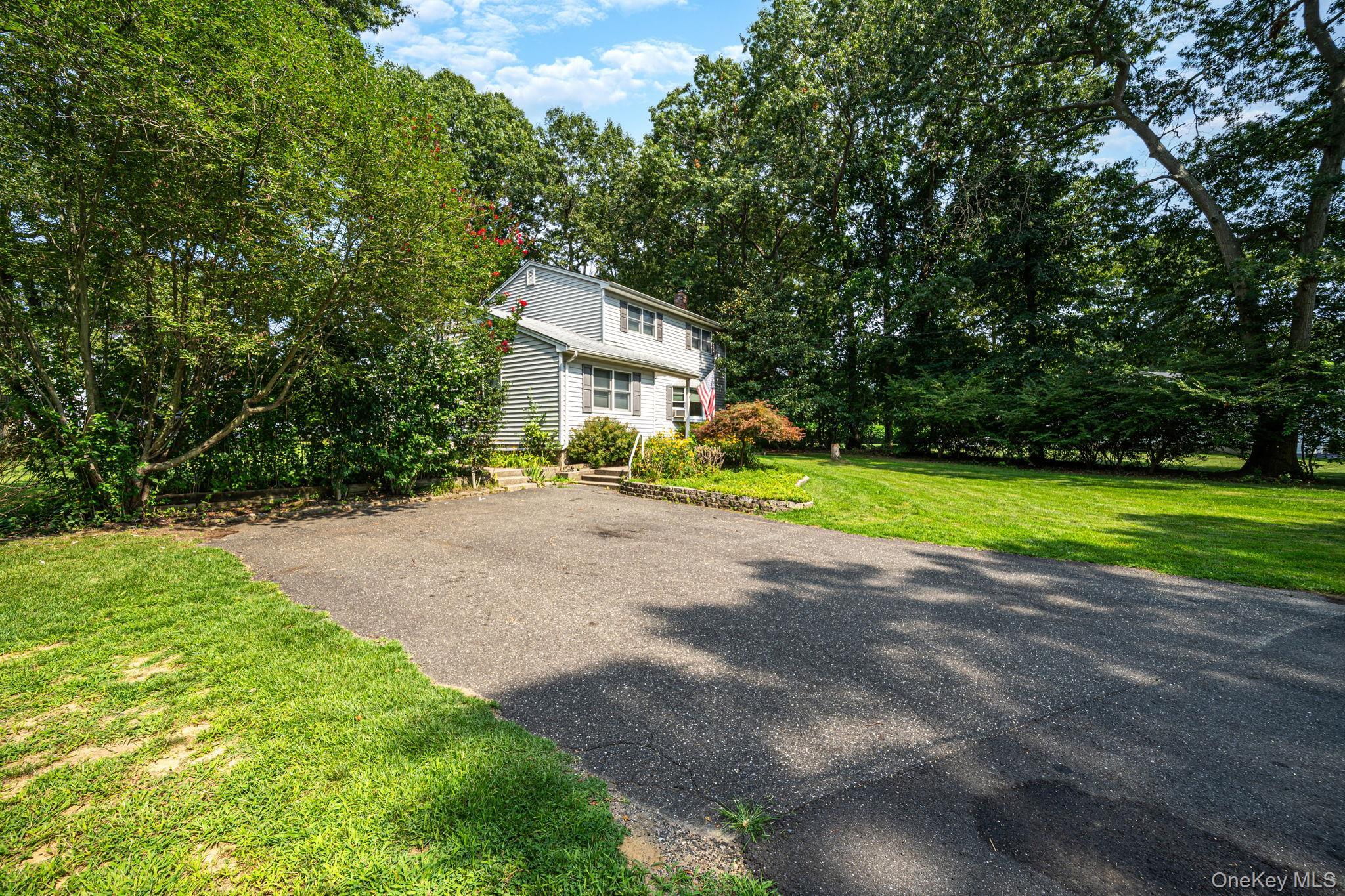 Single Family Oak Street  Suffolk County, NY 11720, MLS-1041087-4