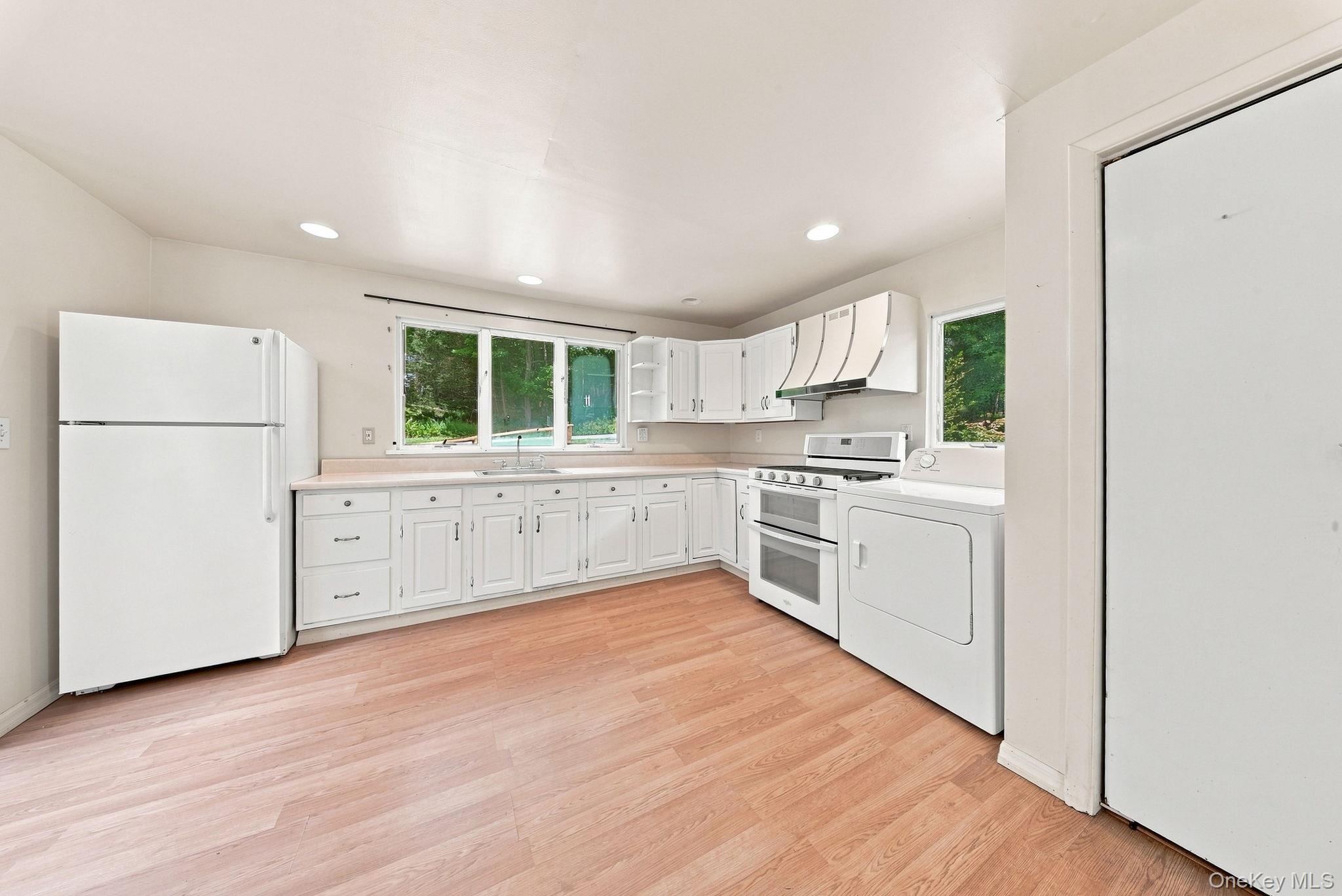 Single Family Maple Trail Sullivan County, NY 12790, MLS-1041104-16