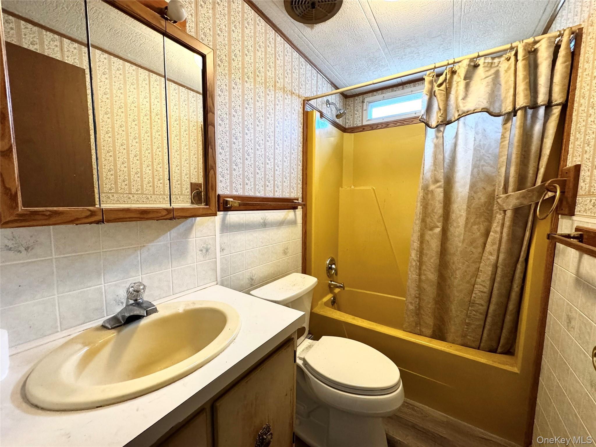 Single Family Kelloggs Court  Greene County, NY 12451, MLS-1041105-11