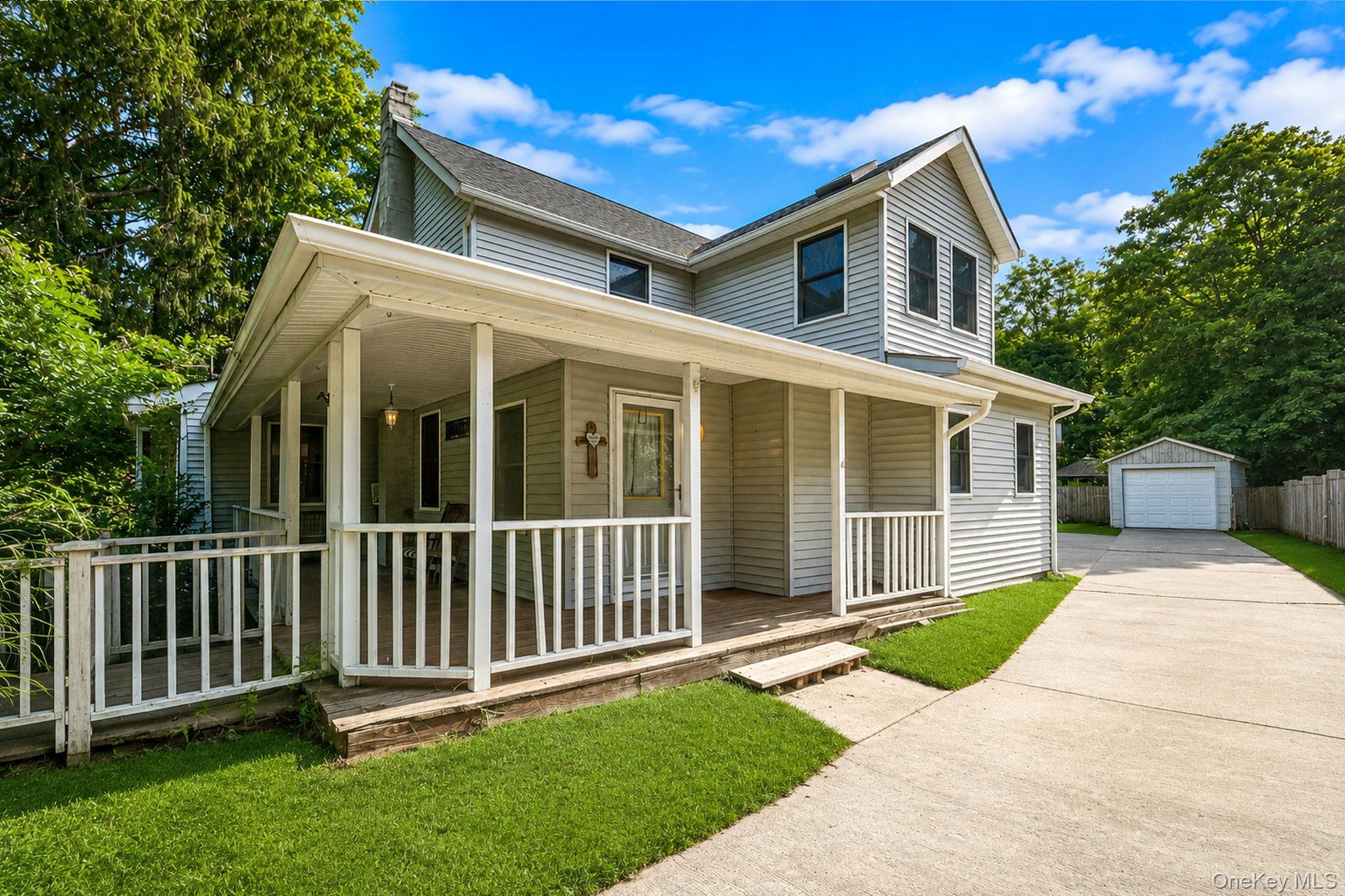 Single Family Oak Street  Suffolk County, NY 11763, MLS-1041110-10
